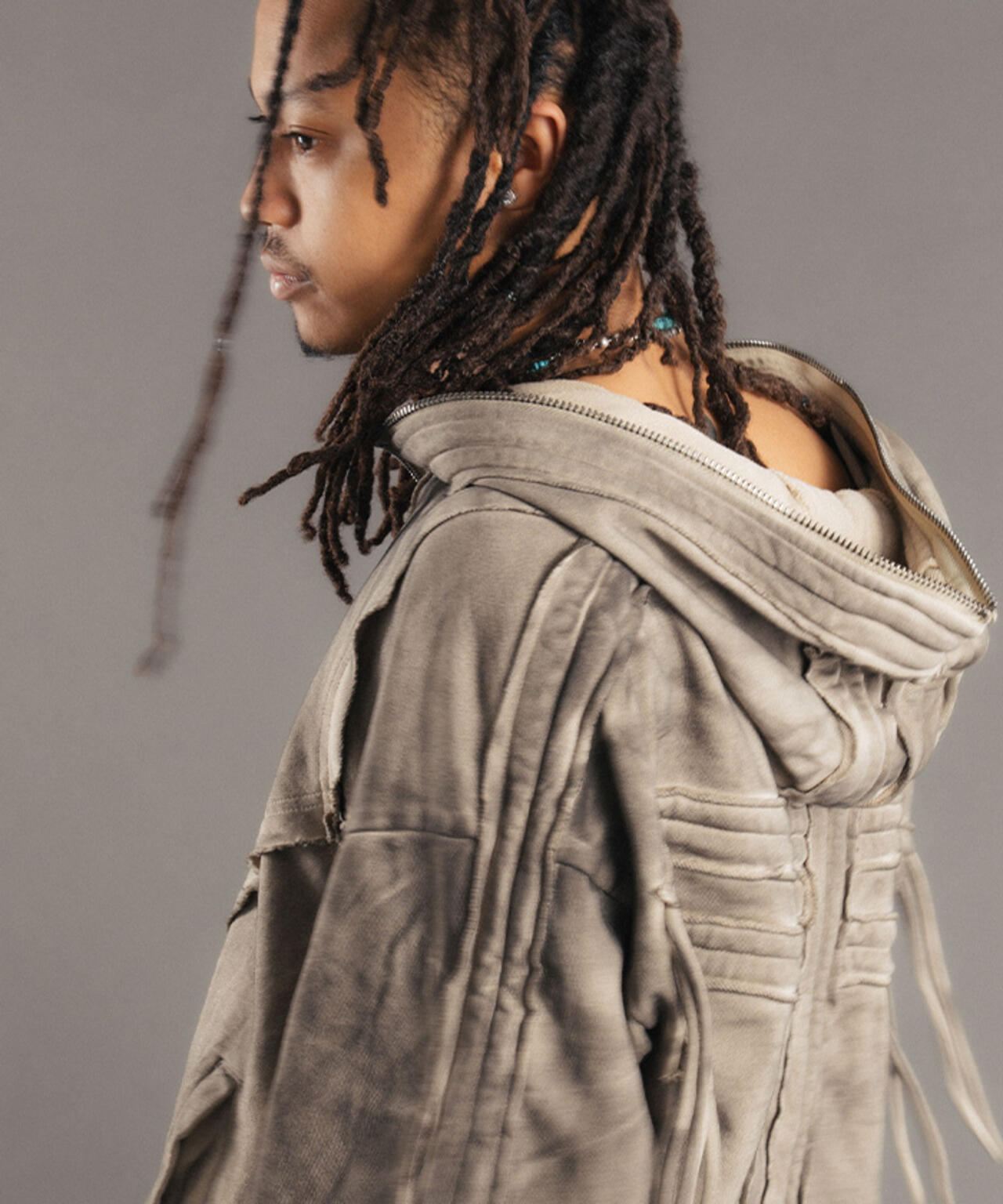 Height 178 Chest 92 Waist 76 hips 95 Shoes 27.0 着用サイズ:L