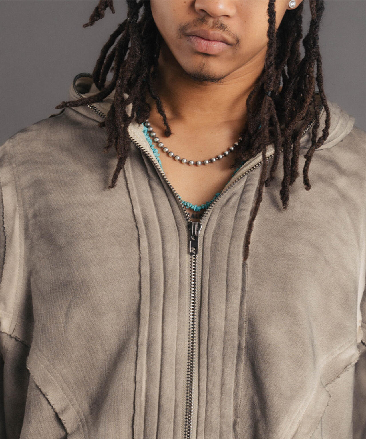 Height 178 Chest 92 Waist 76 hips 95 Shoes 27.0 着用サイズ:L