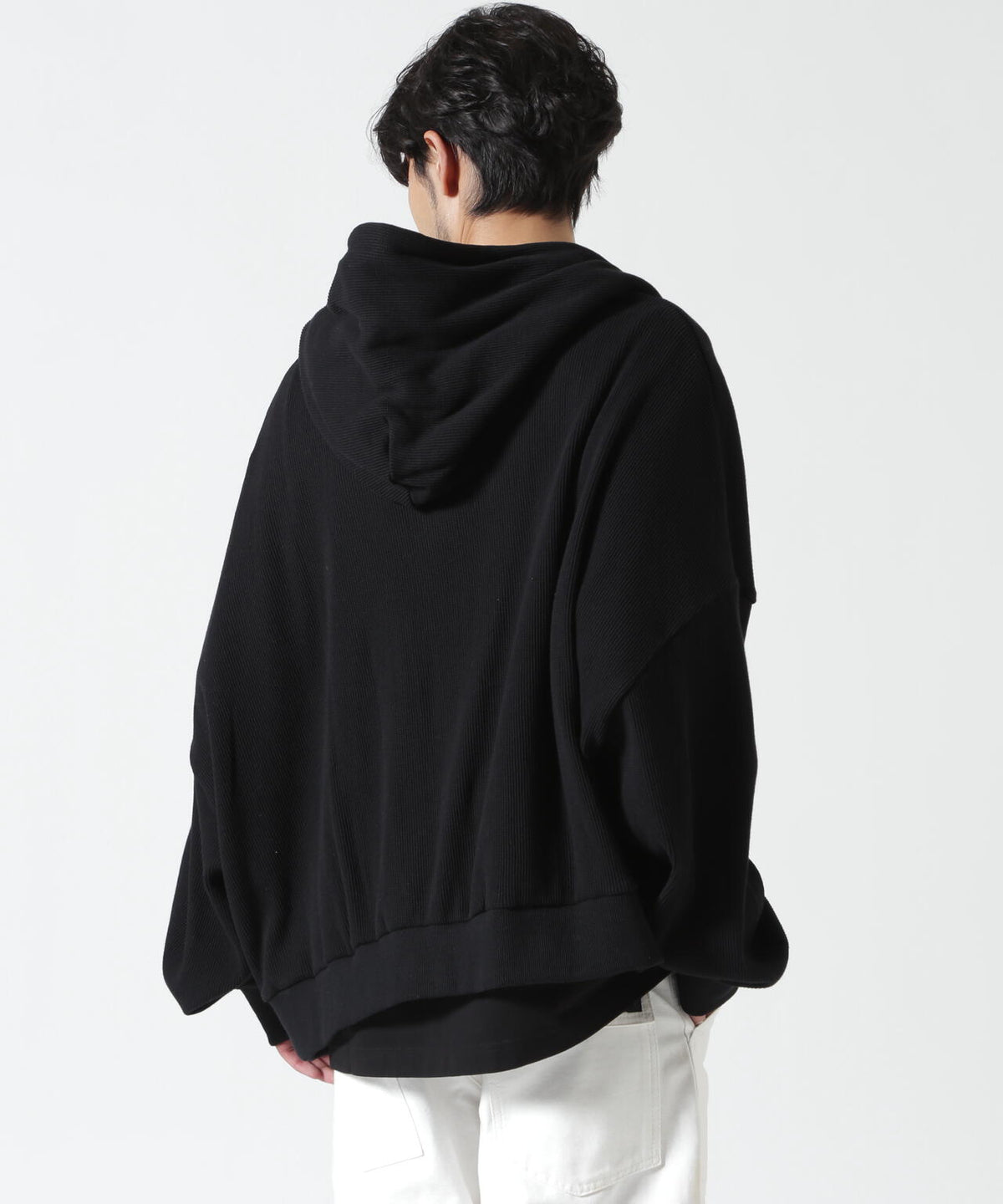 Height 178 Chest 92 Waist 76 hips 95 Shoes 27.0 着用サイズ:L