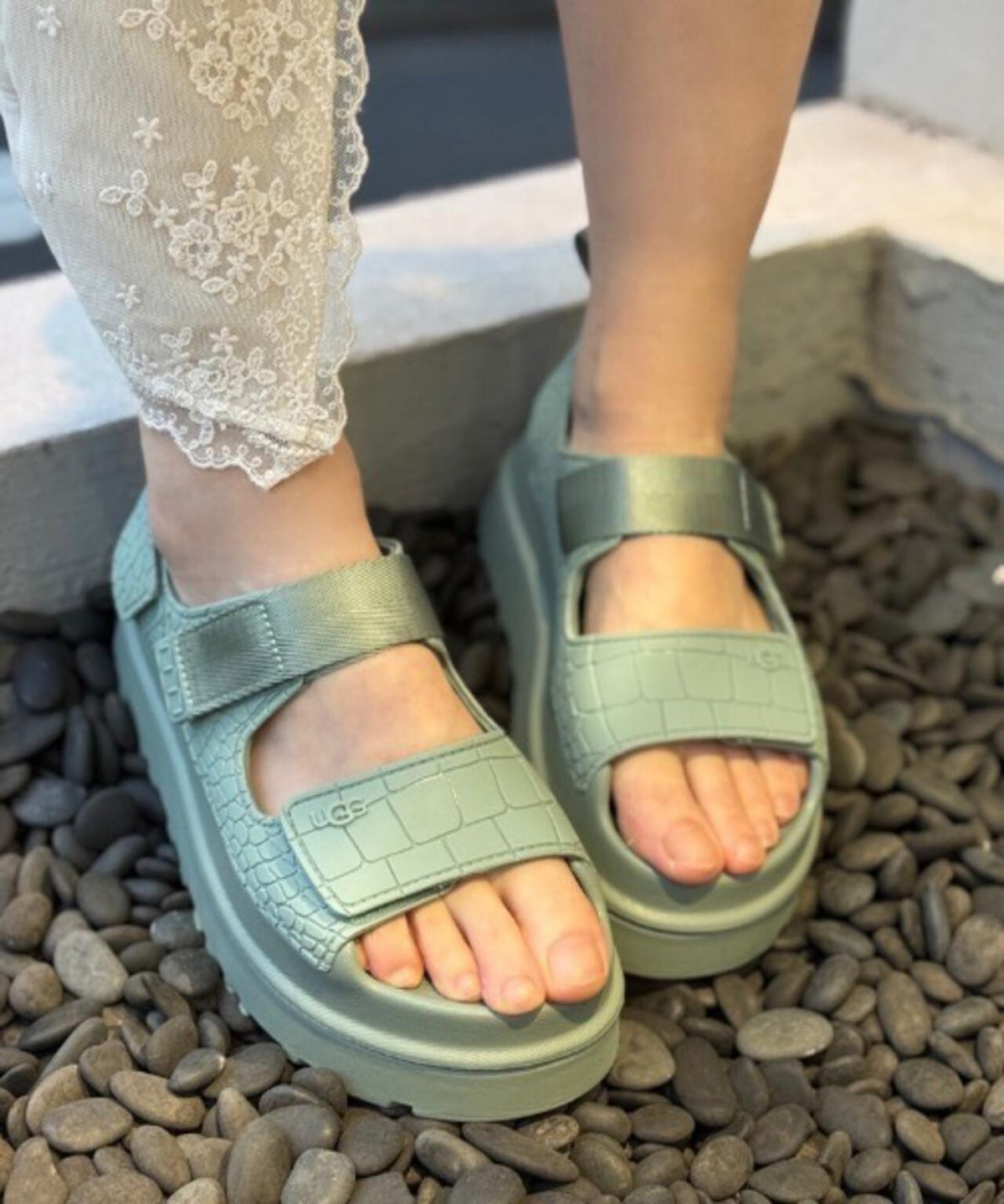 UGG/アグ/GoldenGlow Embossed/ゴールデングロウ エンボスト