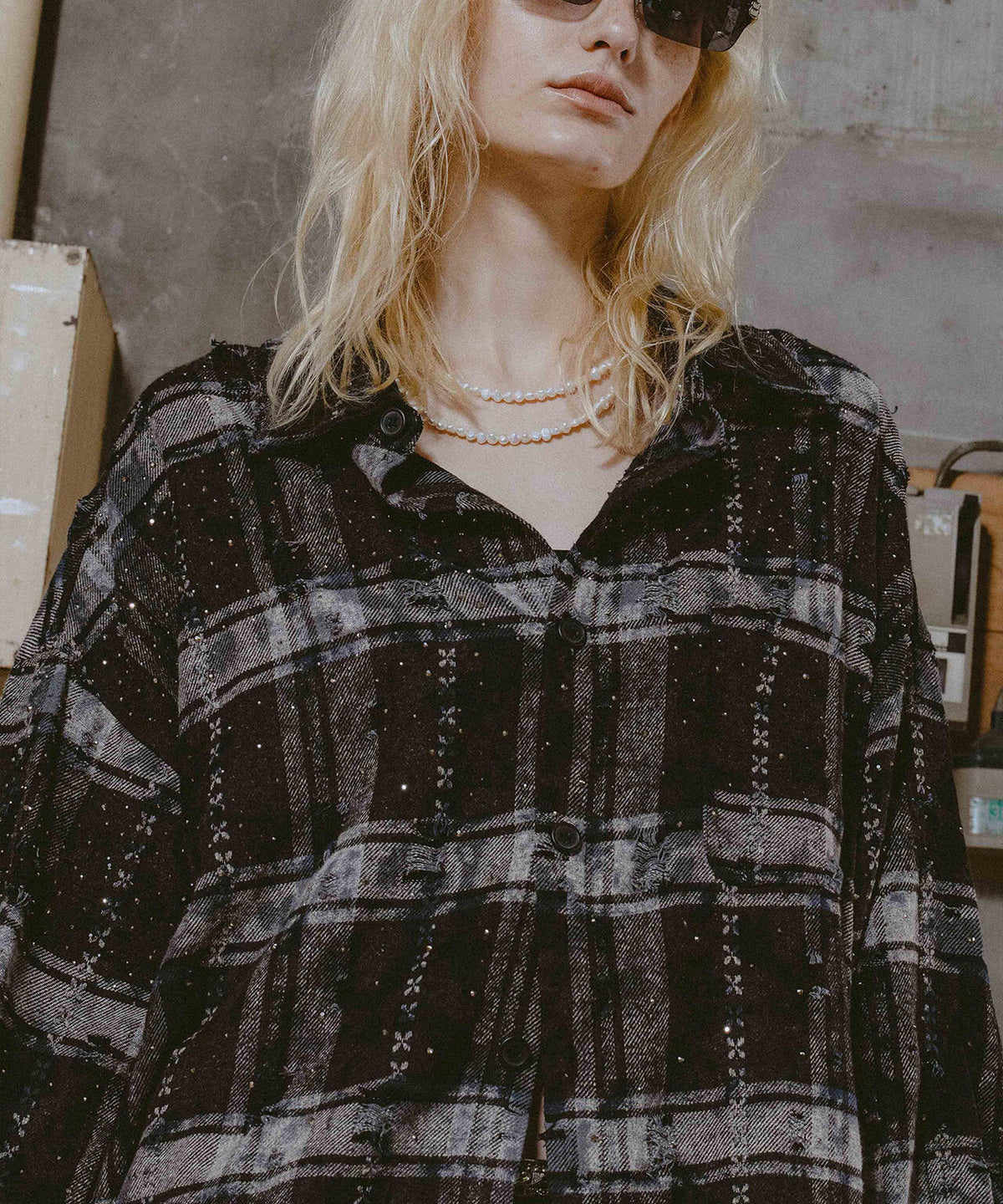 FR(13)NDS/フレンズ/RHINES STONE DAMEGE SHIRTS