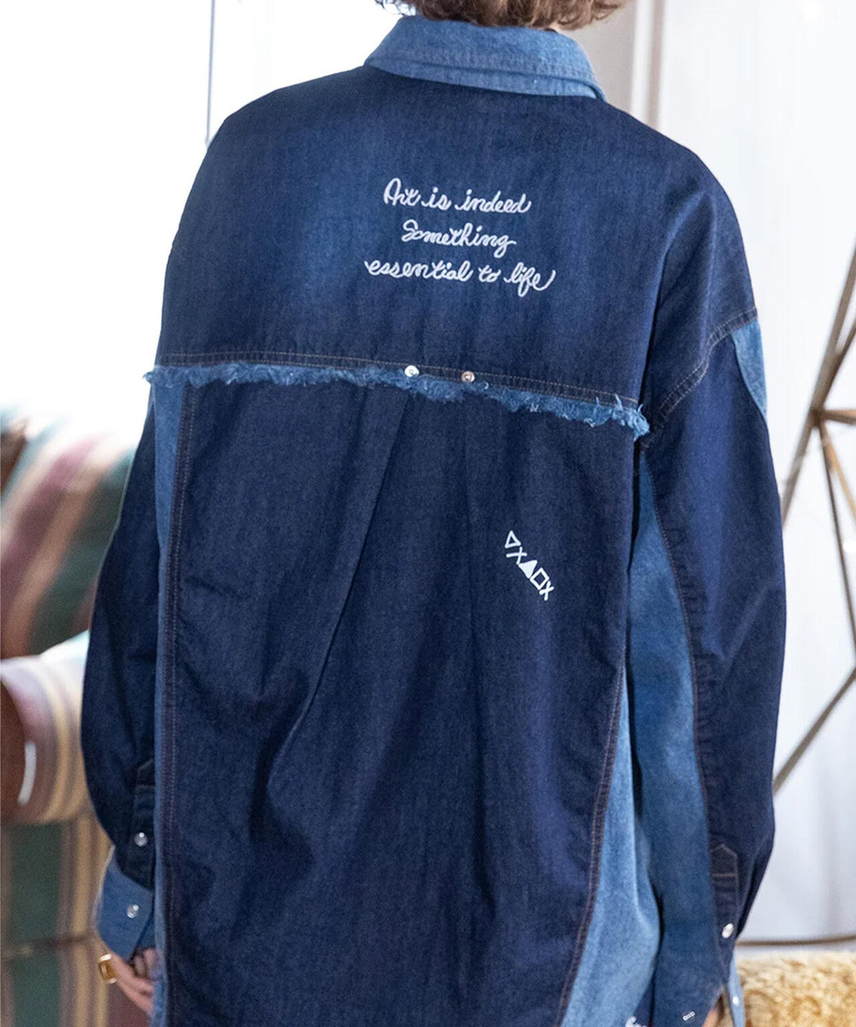AULA AILA/アウラアイラ/GRAFFITI DENIM SHIRT