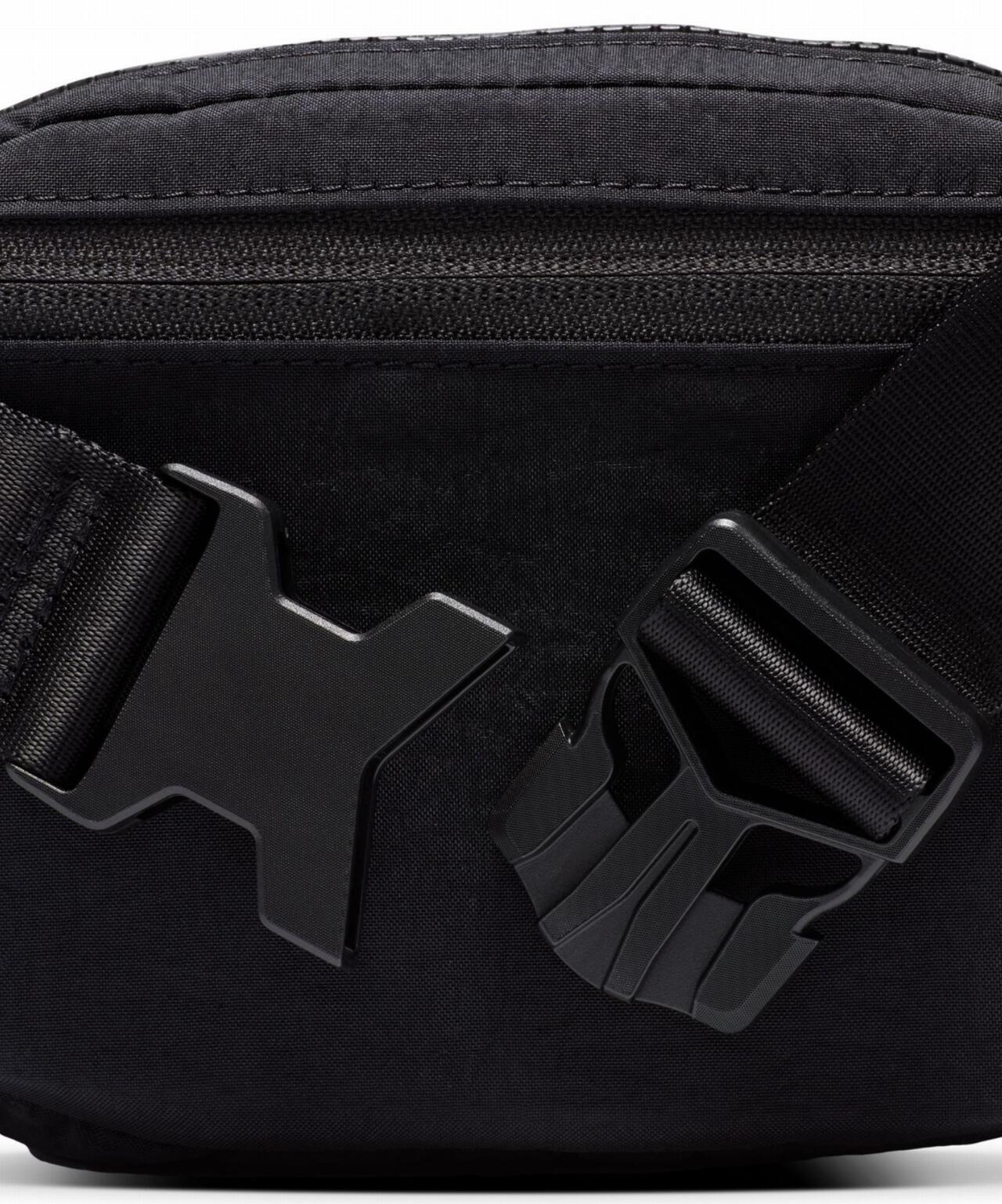 NIKE/ナイキ クロスボディバッグ (2L)