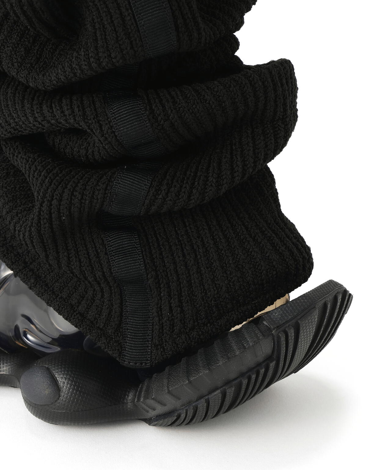 grounds/グラウンズ/SKYSCRAPER FALCON LOOSE SOCKS