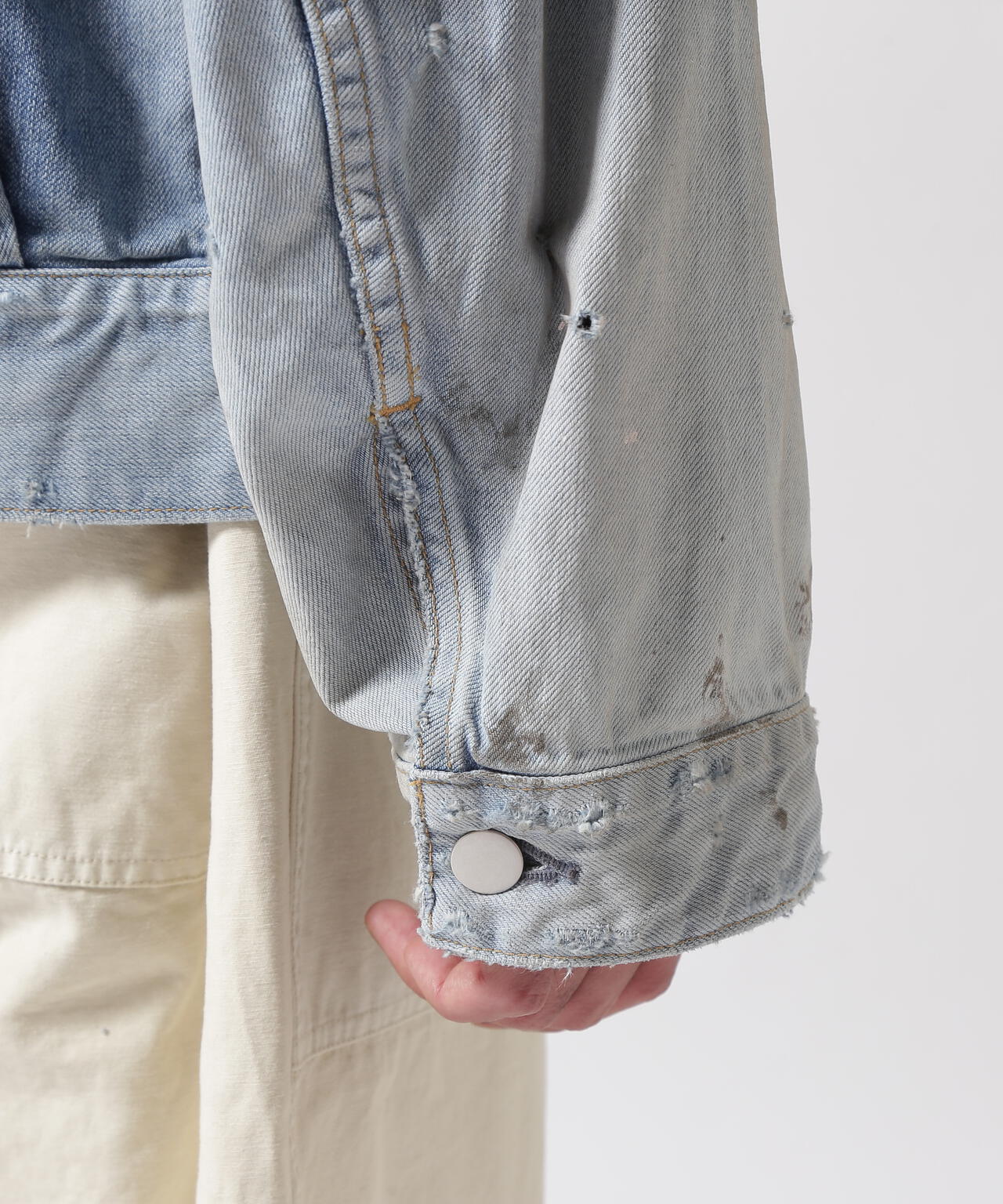 c256704c-4500-5c2c-a4d3-74935ec49fe4_Image