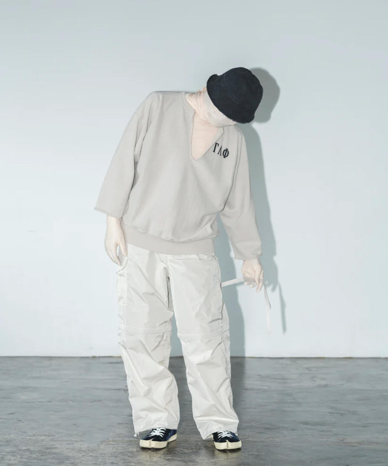 THOUSANDS/サウザンズ/FADED SLITNECK RW SWEAT