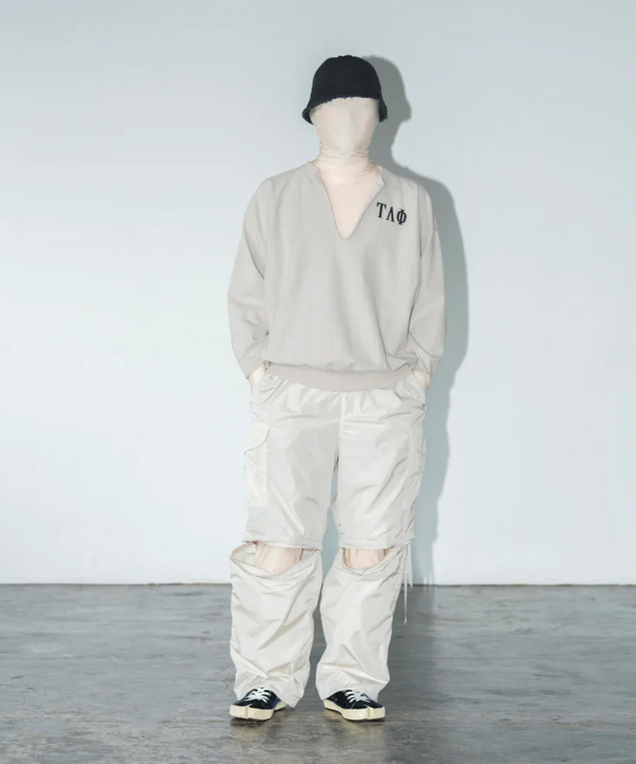 THOUSANDS/サウザンズ/FADED SLITNECK RW SWEAT
