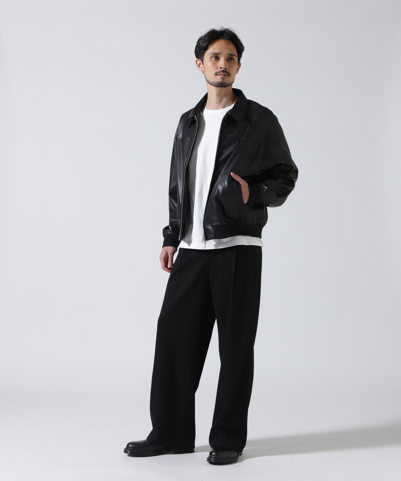 Toironier/トワロニエ/Artificial Leather Work