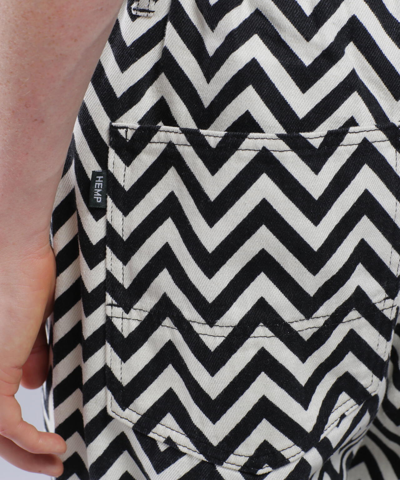 a6ca4208-69ce-51a8-8003-2d408f899fed_Image