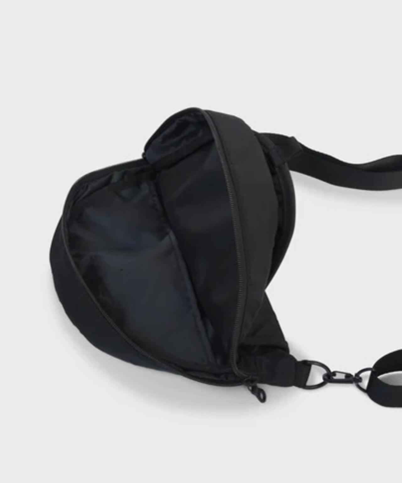 FADEN/ファーデン/Destoryed U half moon bag「004_Janis」