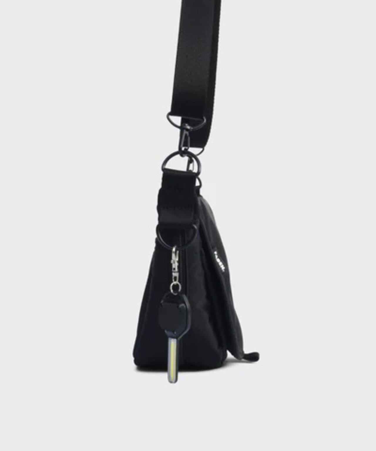 FADEN/ファーデン/Destoryed U half moon bag「004_Janis」