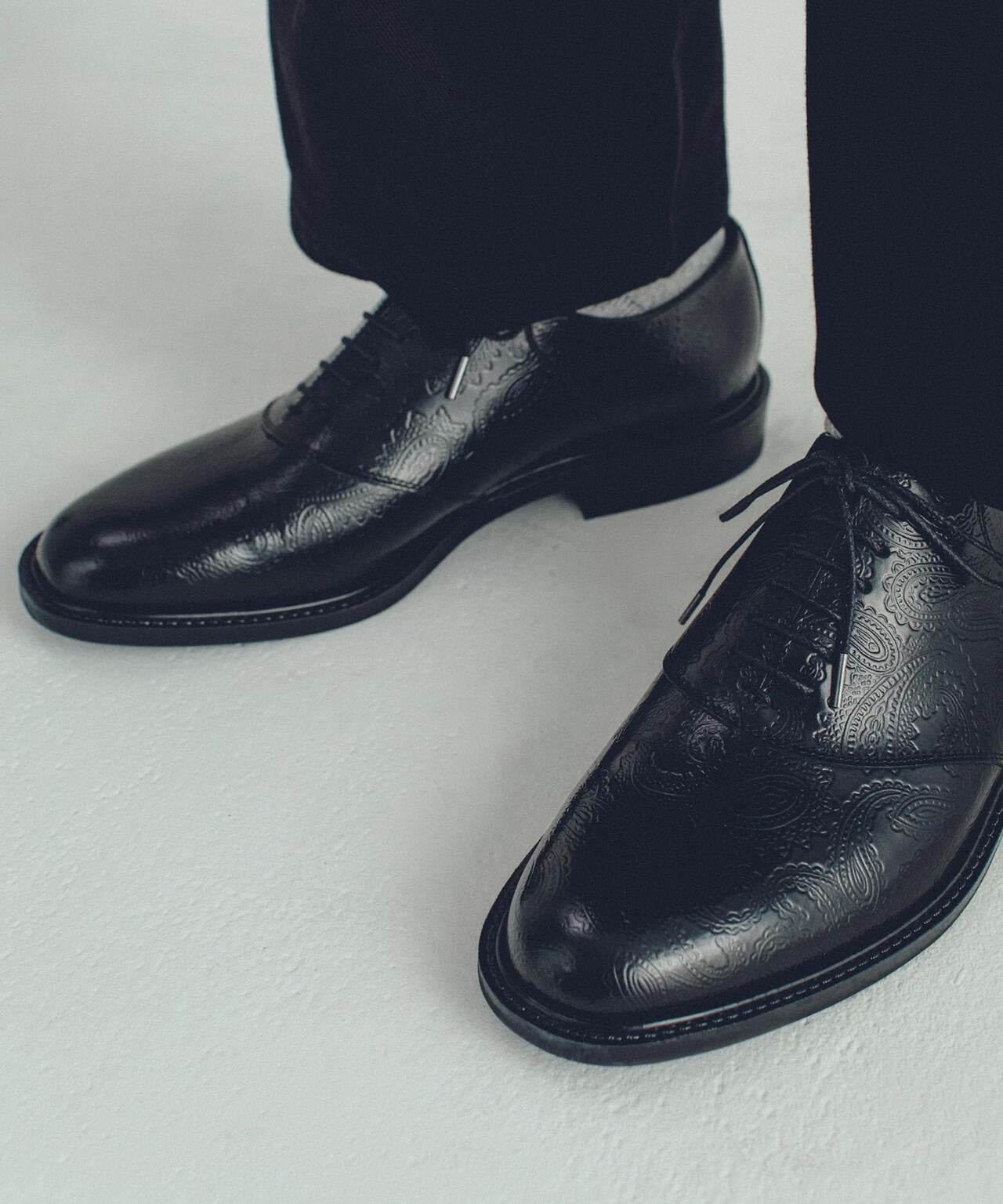 The Kenford Fineshoes/MENS CLASSIC SADDLE / BLACK PAISLEY
