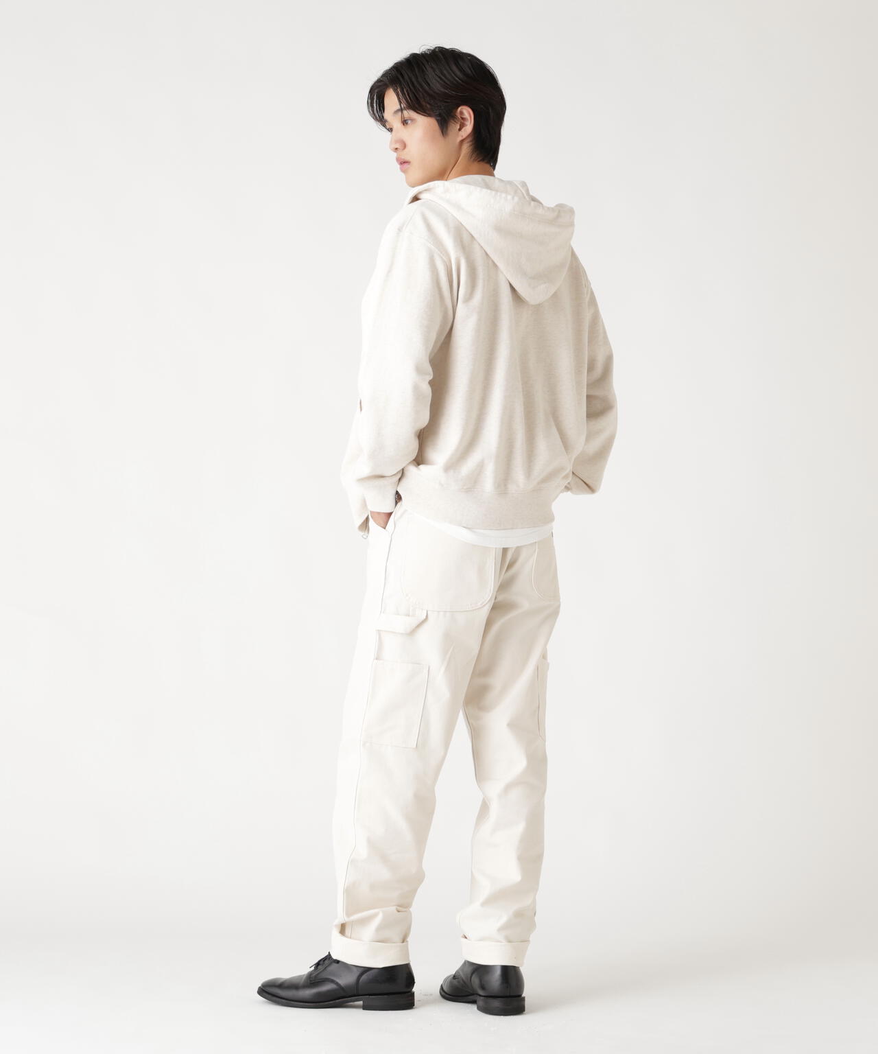 H:183cm C:87cm W:67cm H:90cm 着用サイズ:L