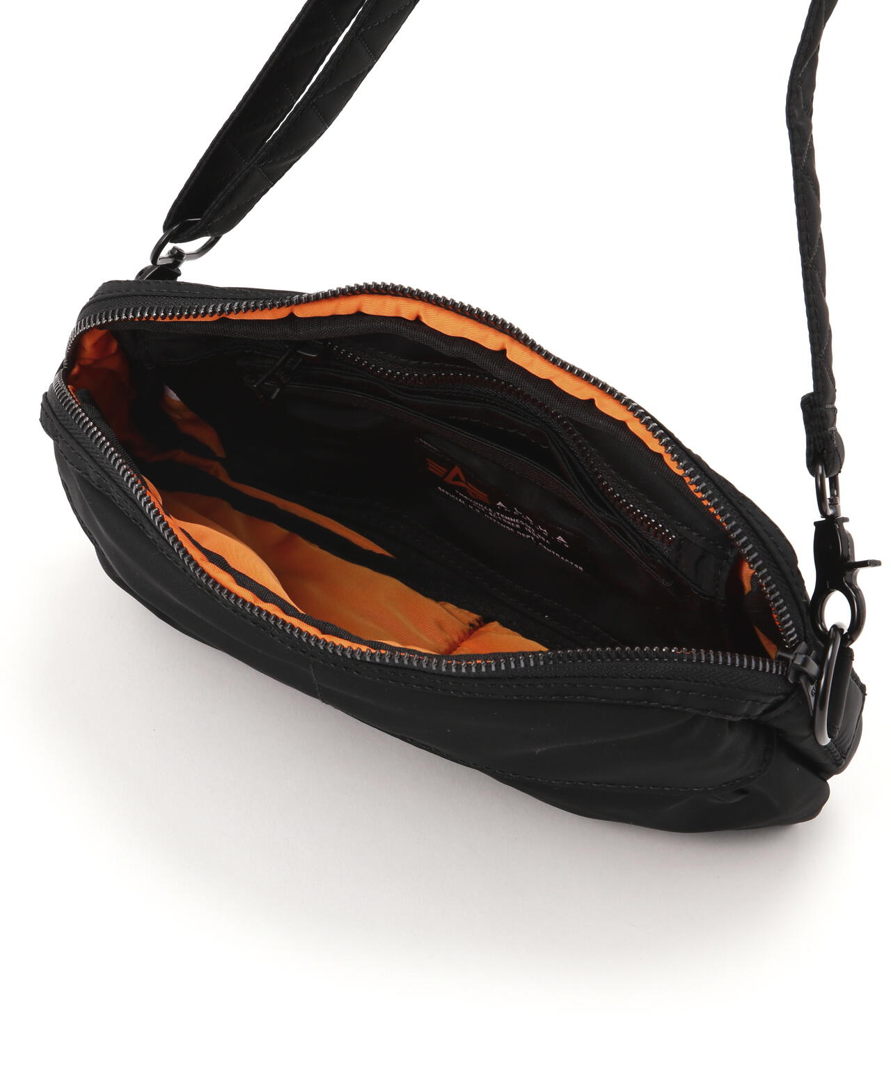 NYLON MESSENGER BAG