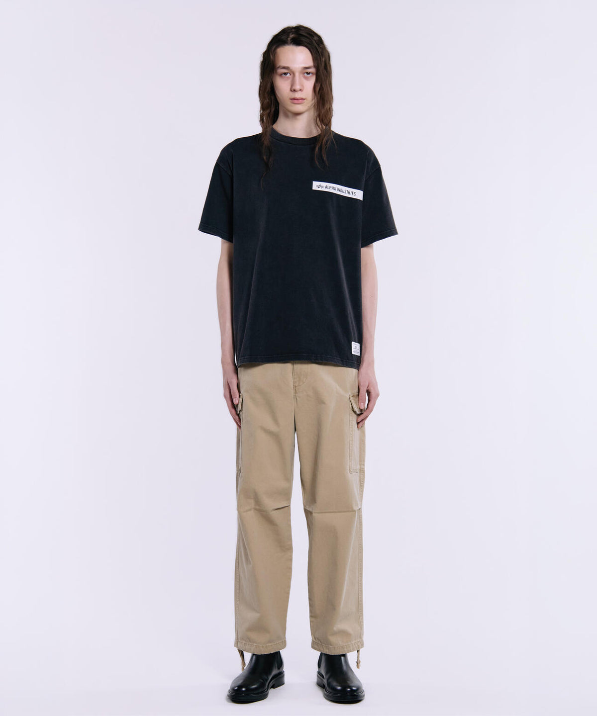 SITTING PRETTY T‐SHIRT / シッティングプリティ ティーシャツ