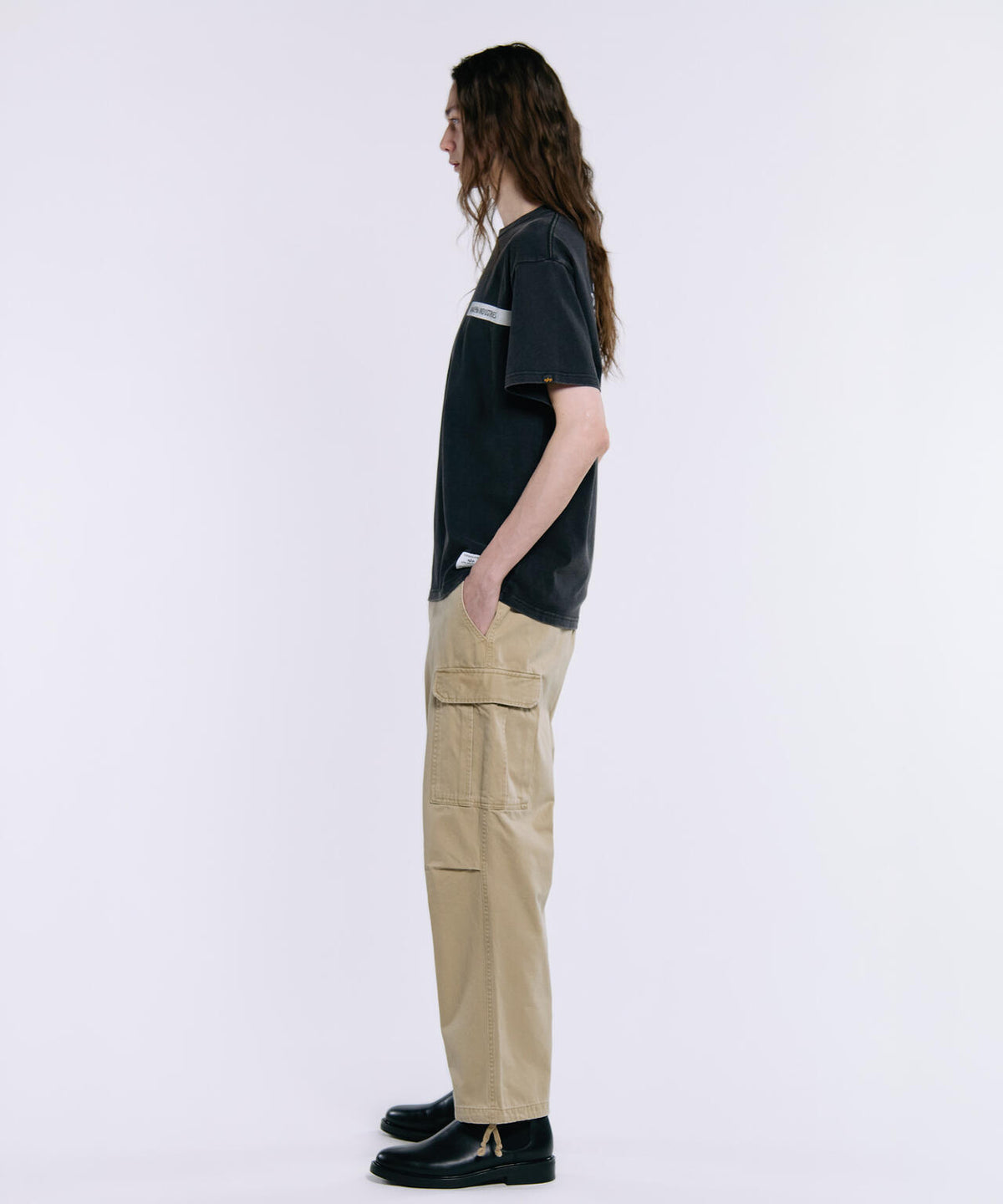 SITTING PRETTY T‐SHIRT / シッティングプリティ ティーシャツ