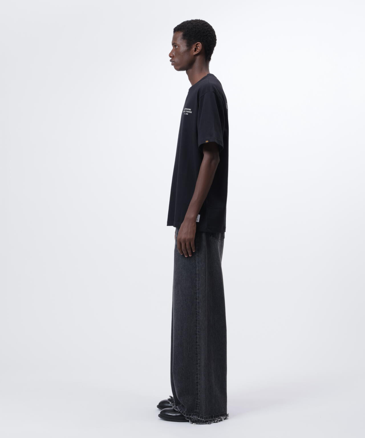 185cm C:83 W:66 H:86 着用サイズ:L