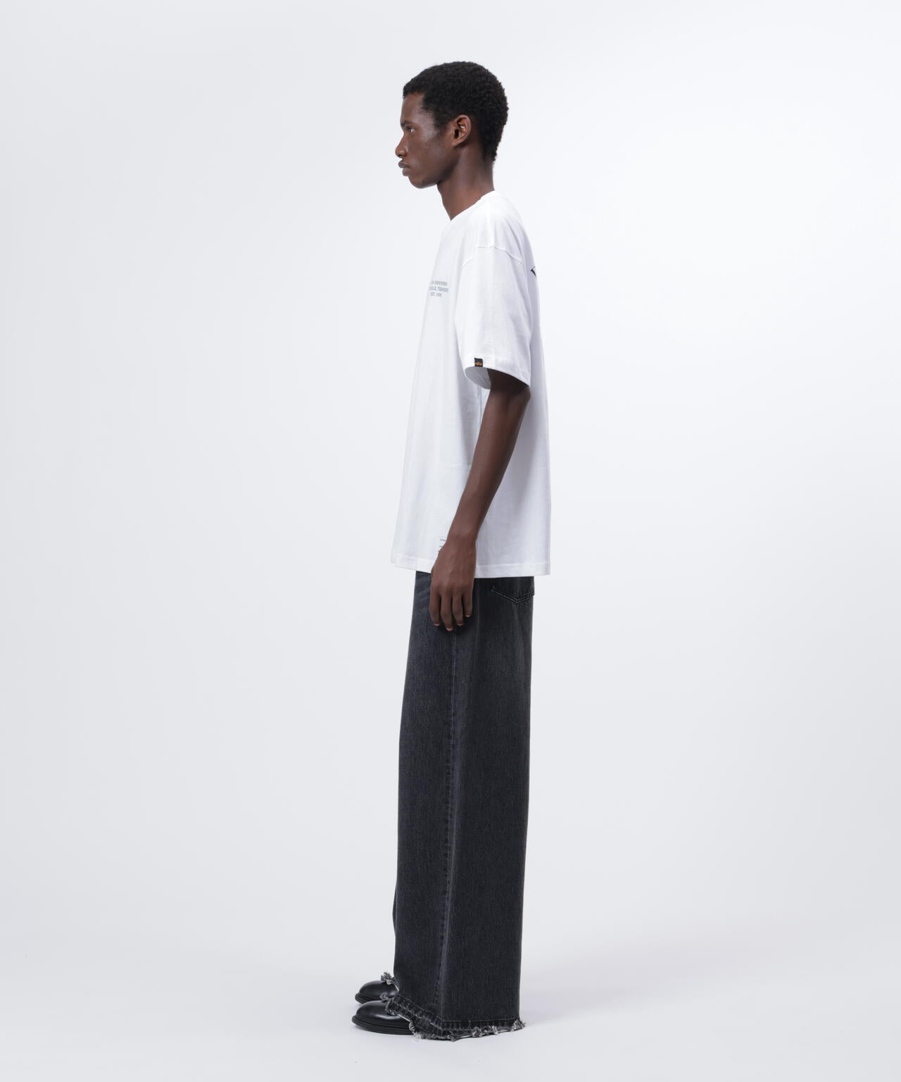 185cm C:83 W:66 H:86 着用サイズ:L