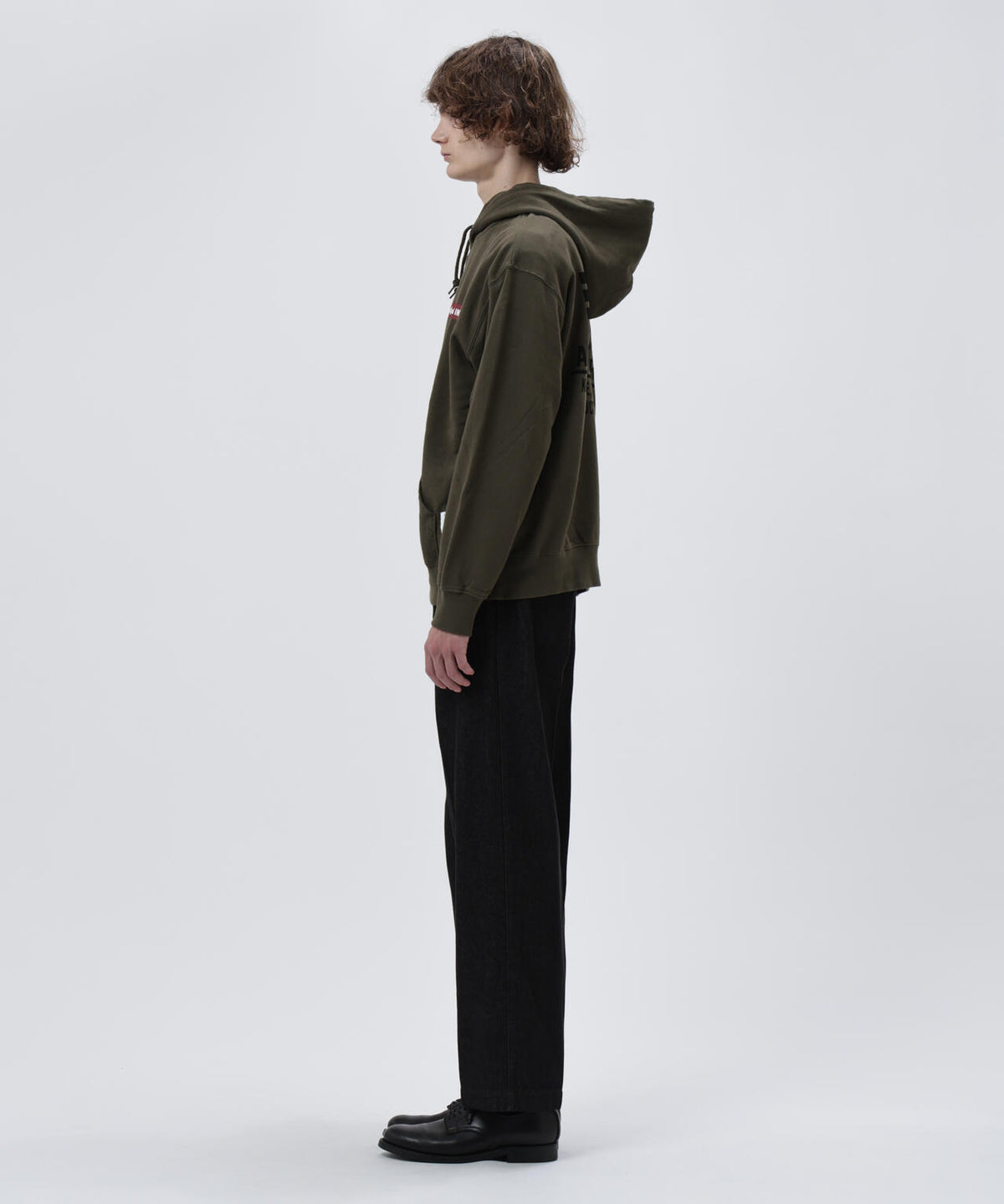 187cm C:83 W:66 H:85.5 着用サイズ:L