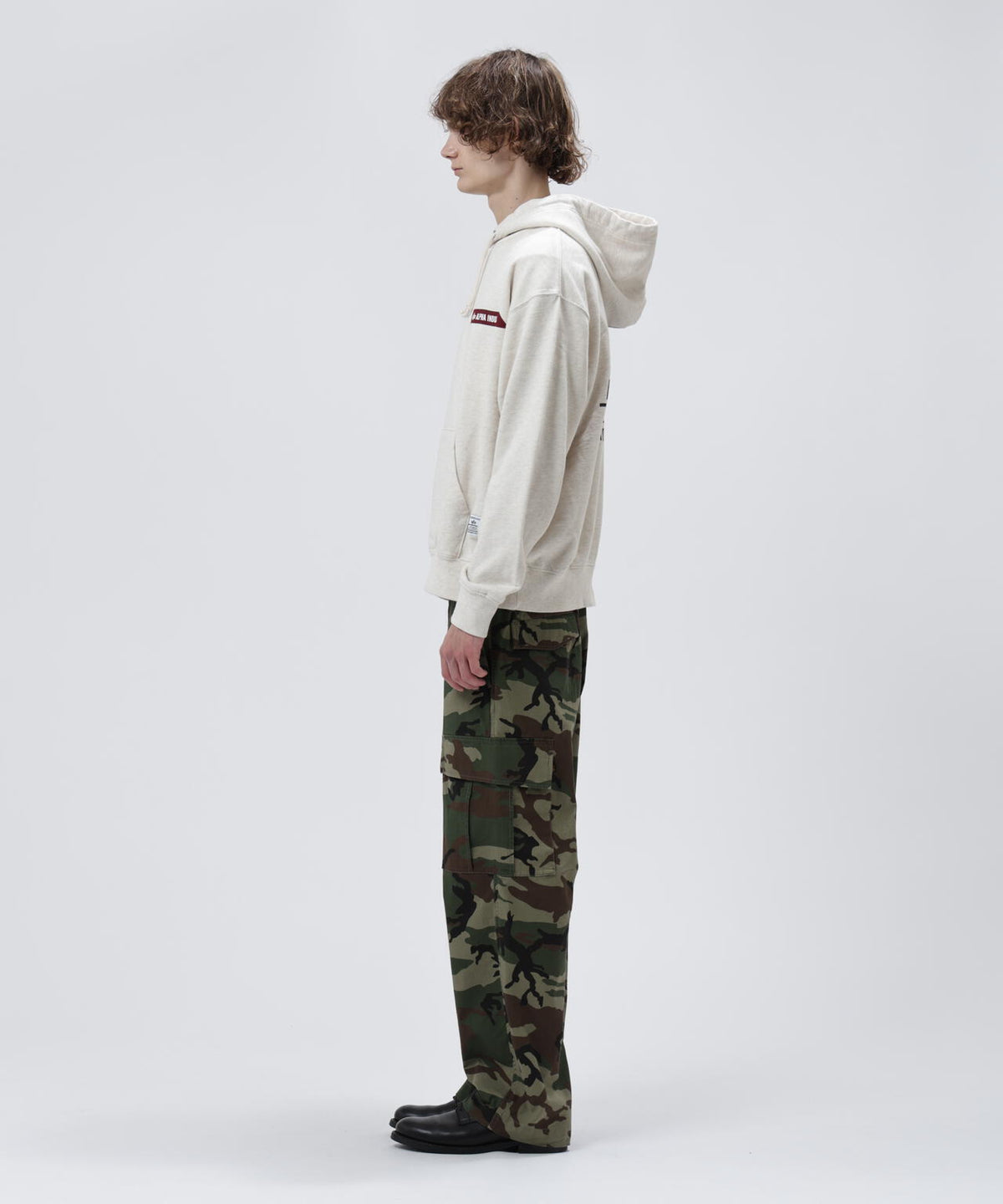 187cm C:83 W:66 H:85.5 着用サイズ:L