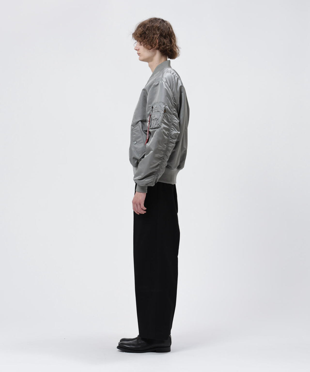 187cm C:83 W:66 H:85.5 着用サイズ:L