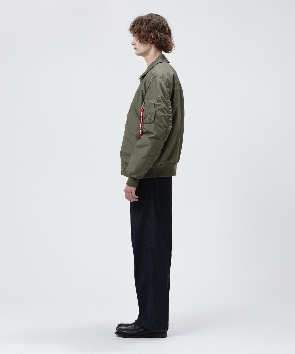187cm C:83 W:66 H:85.5 着用サイズ:L