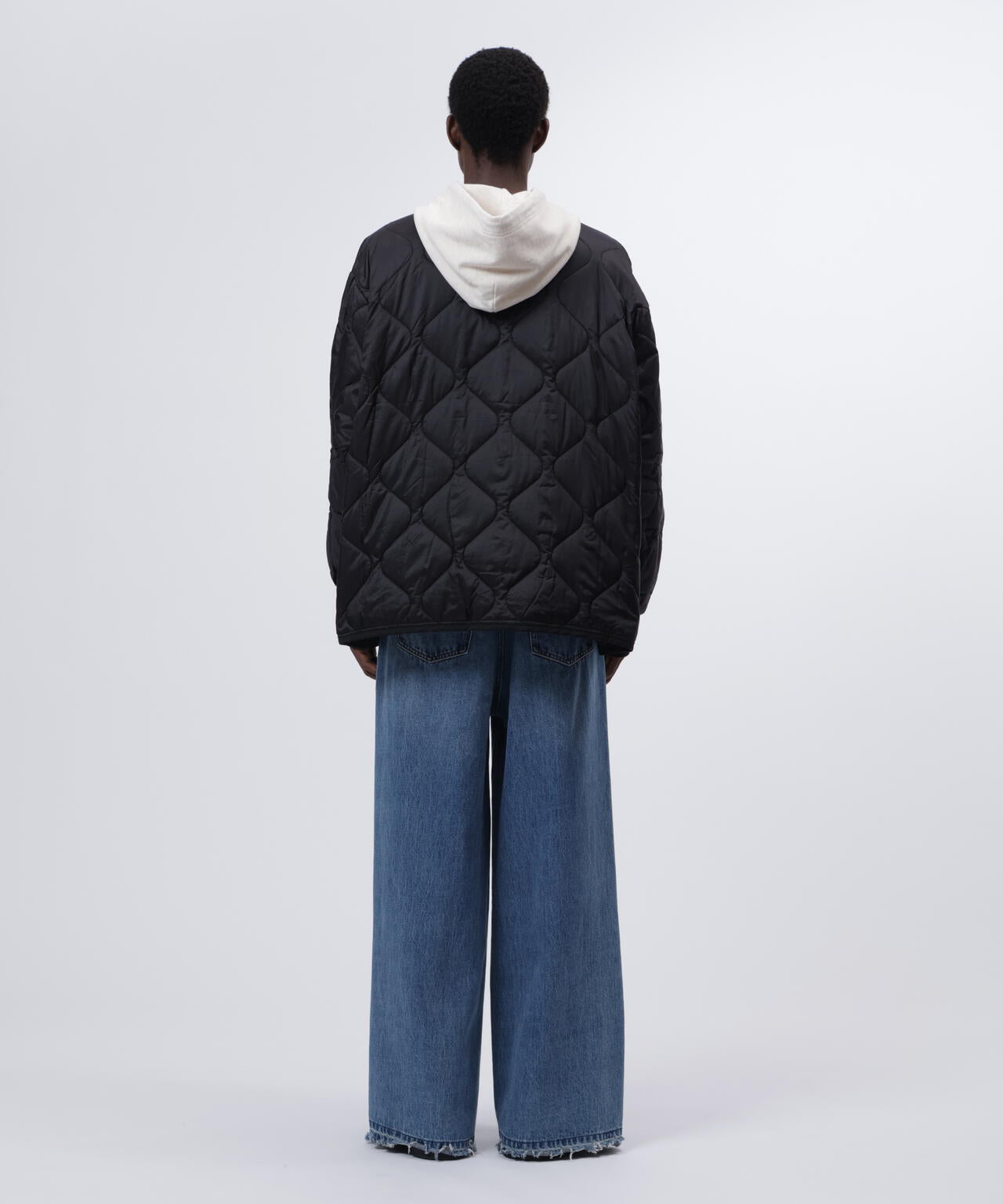 185cm C:83 W:66 H:86 着用サイズ:L