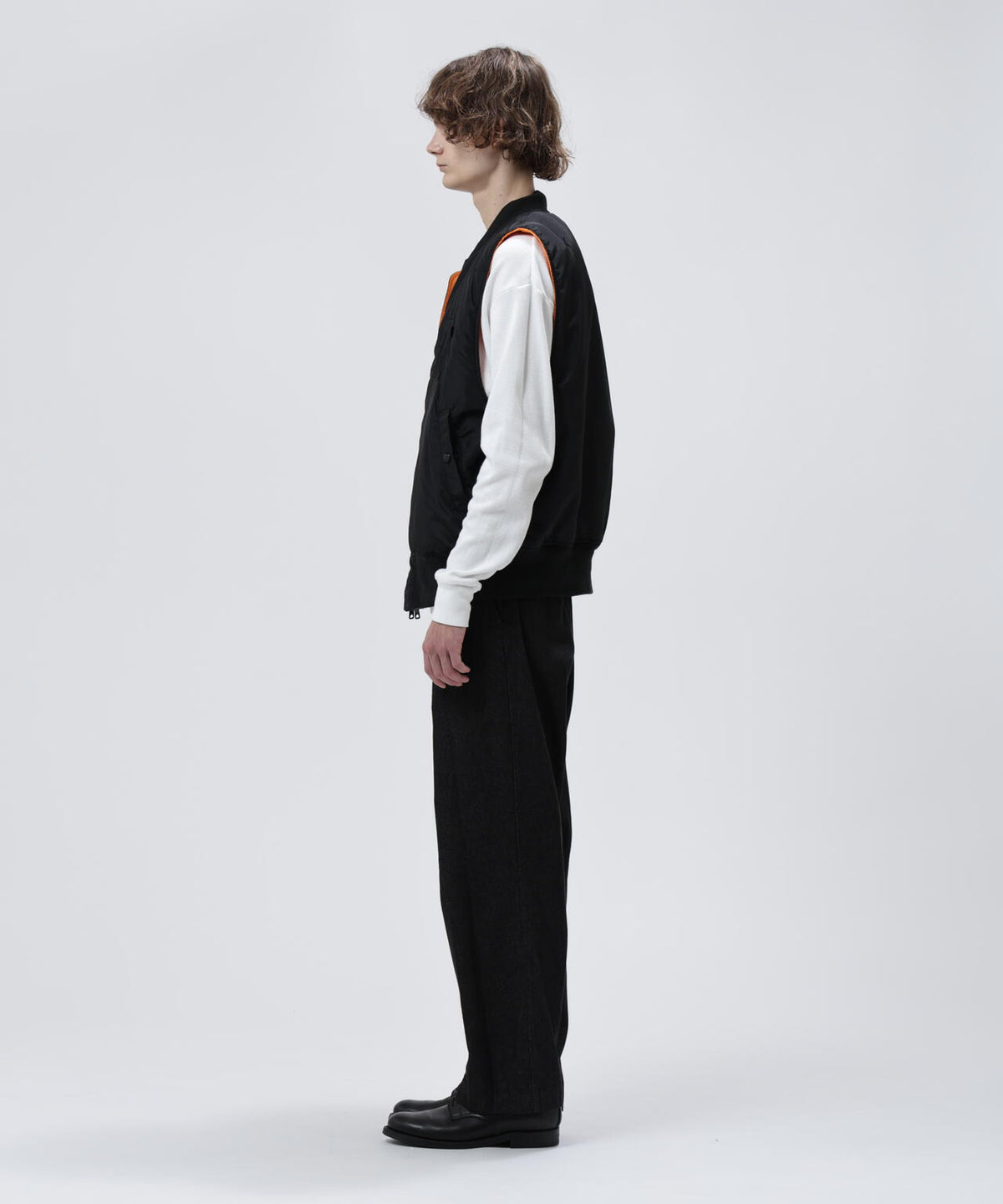 187cm C:83 W:66 H:85.5 着用サイズ:L