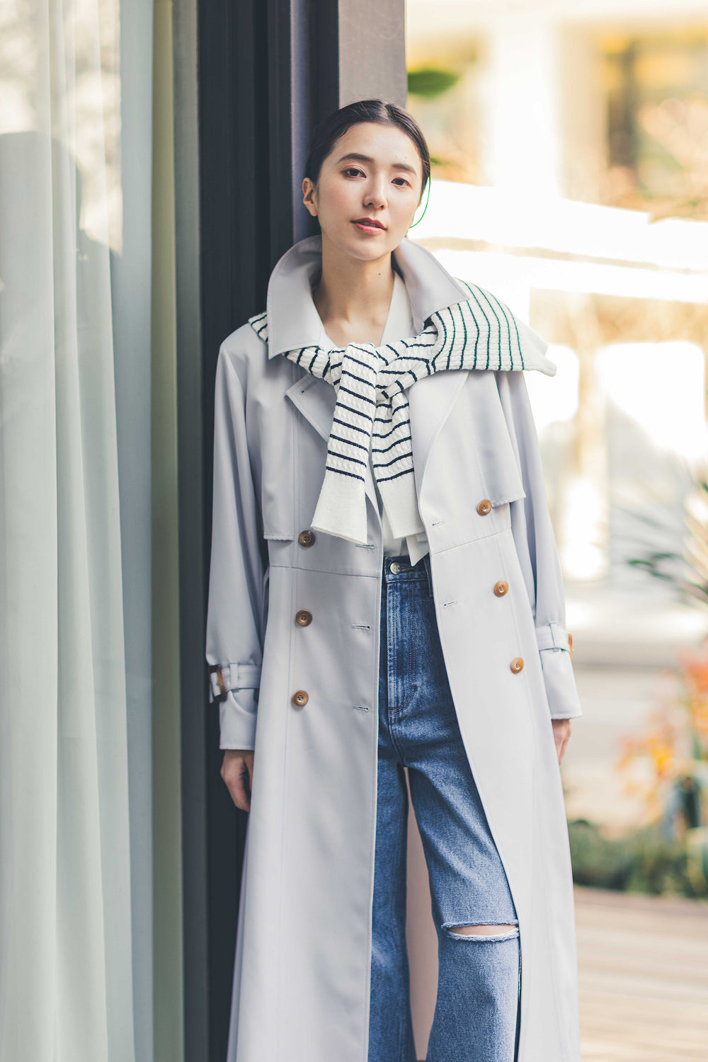 この春おすすめの新作コートを、レイヤードスタイルでご紹介 ｜【公式