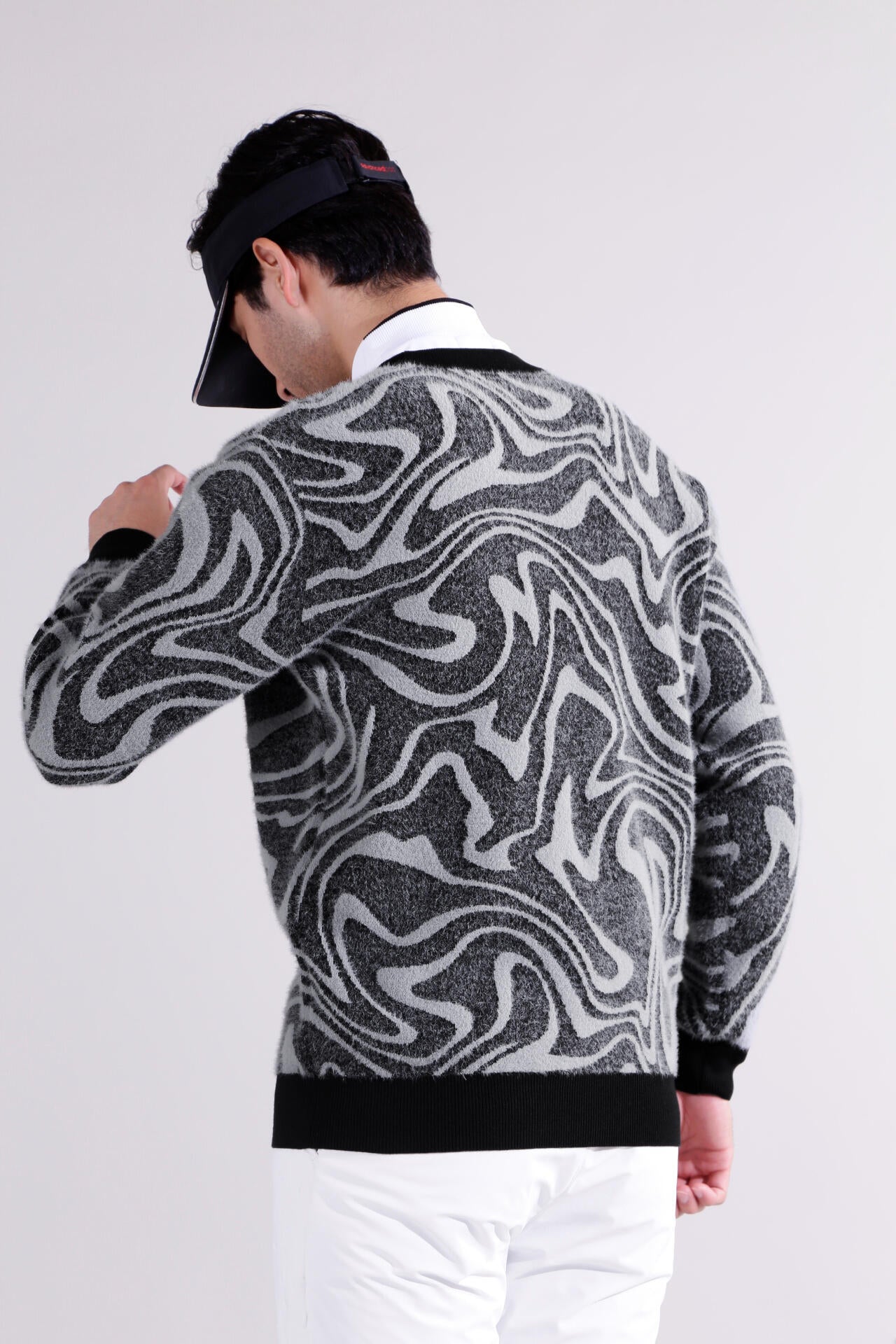 【直営店舗限定】マーブル柄 モックネック ニット プルオーバー (MENS)