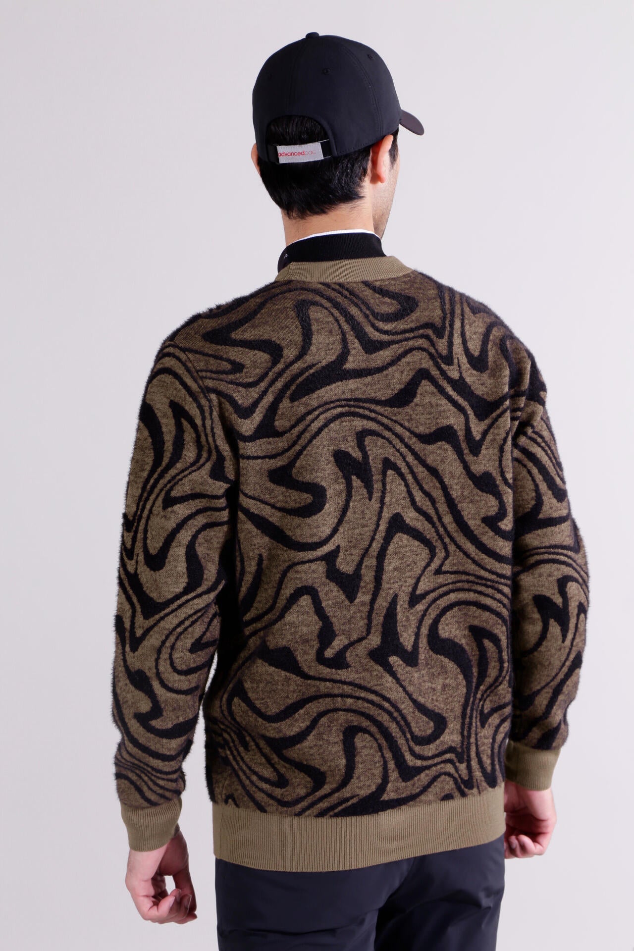 【直営店舗限定】マーブル柄 モックネック ニット プルオーバー (MENS)