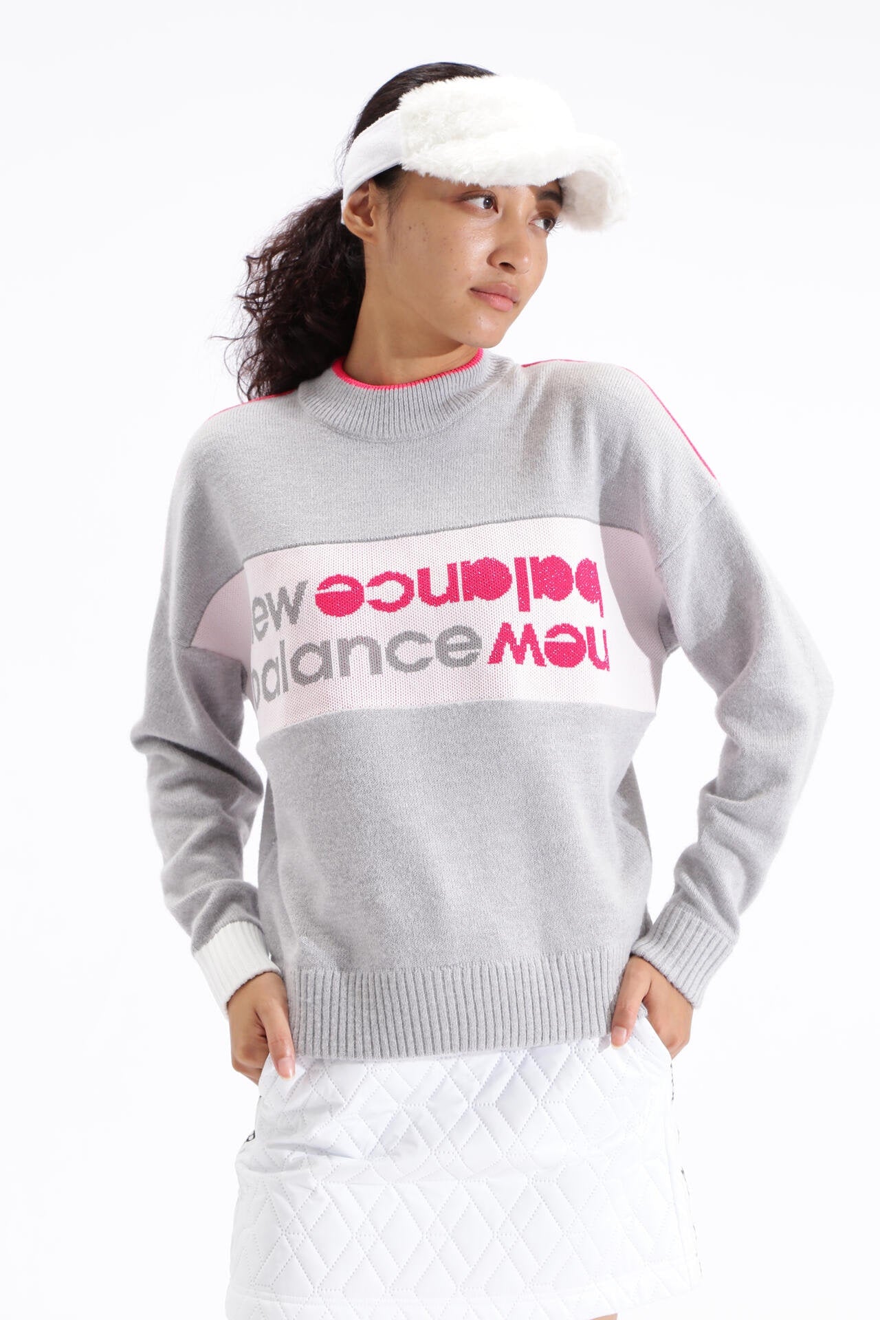 タイプライターロゴ モックネック ニット プルオーバー (WOMENS SPORT