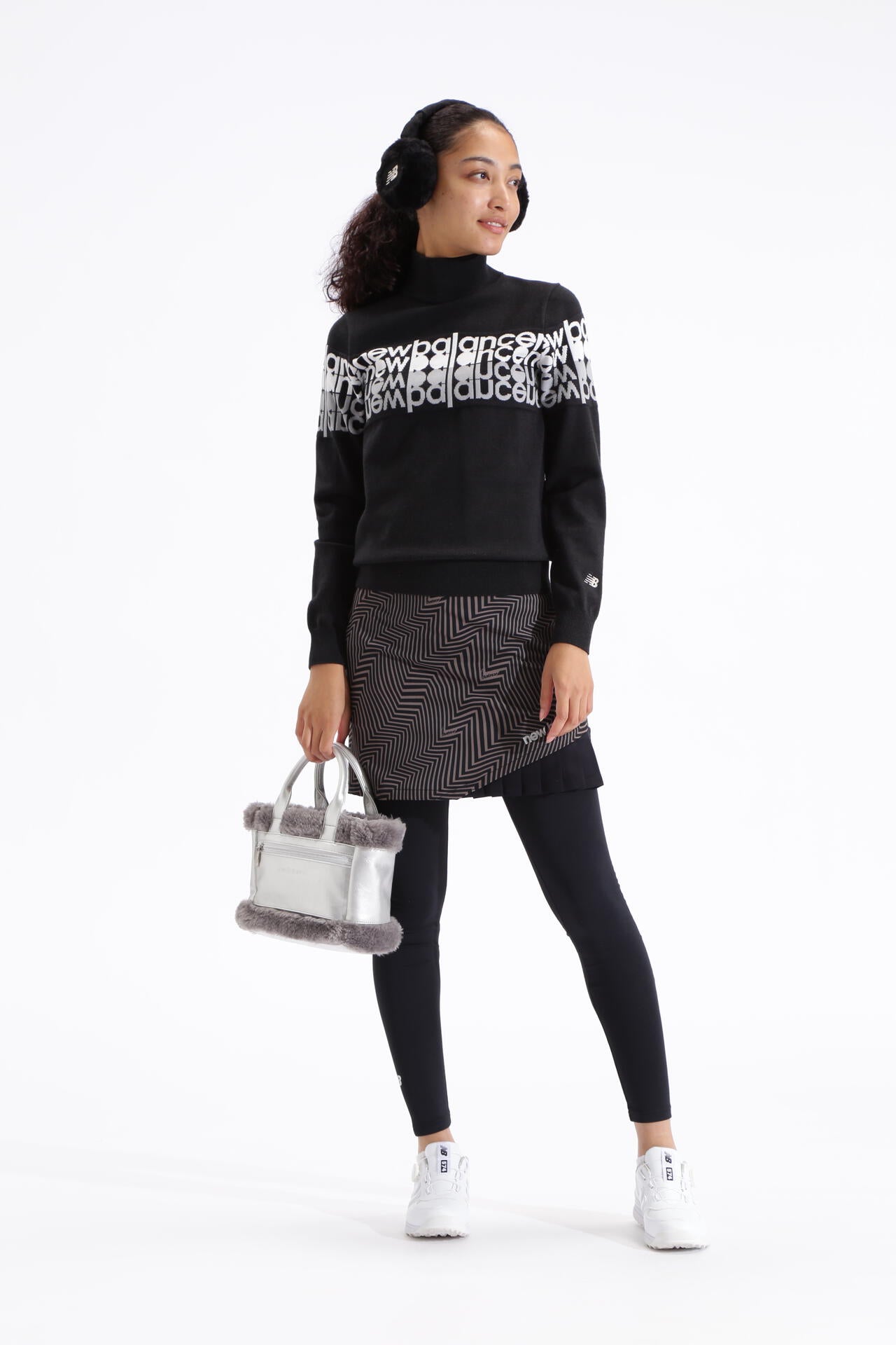 遠赤外線蓄熱保温 タイプライターロゴ ハイネック ニット プルオーバー