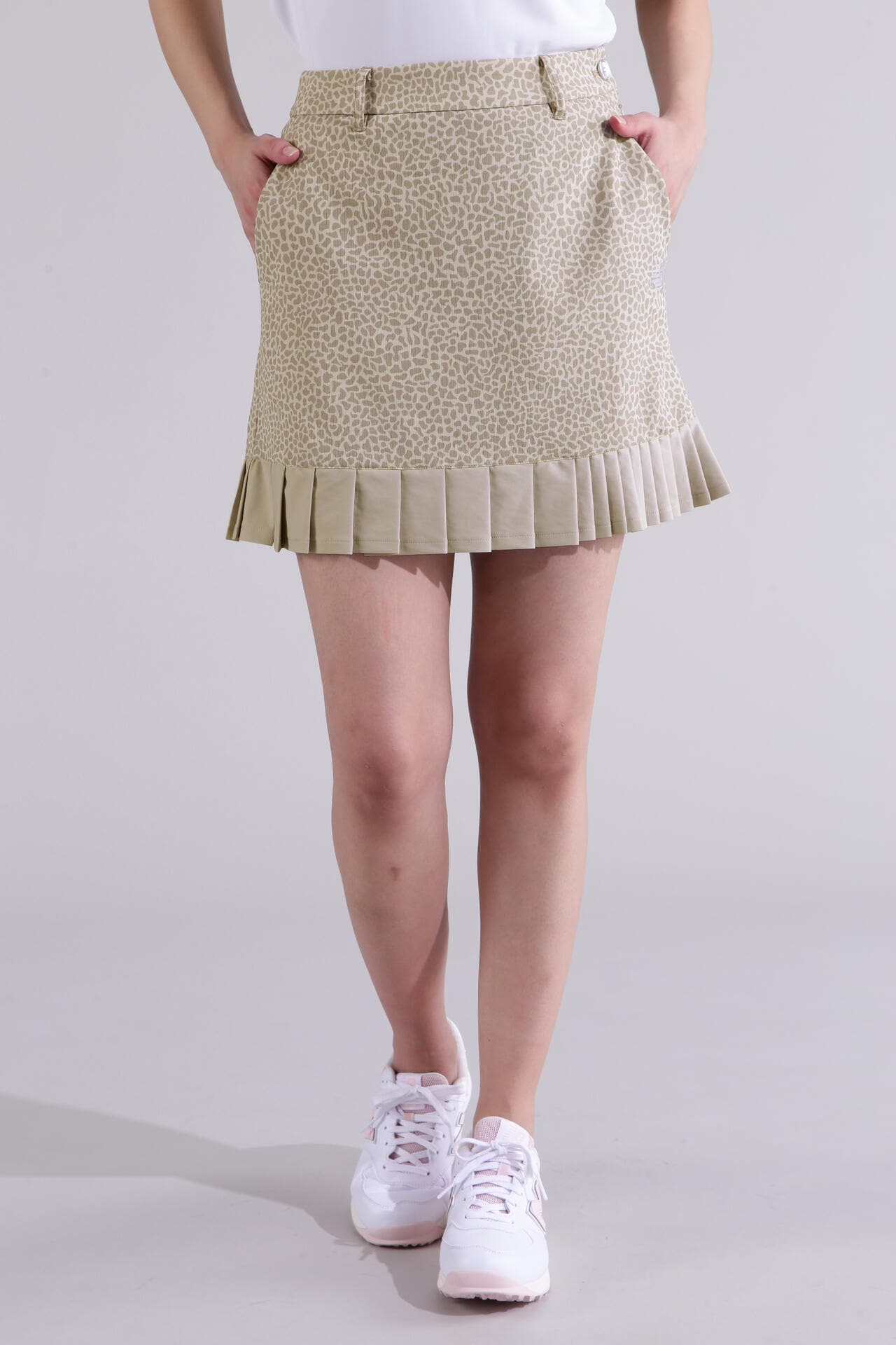 【直営店舗限定】スモールストーンカモ柄 インナーパンツ付き スカート (WOMENS)