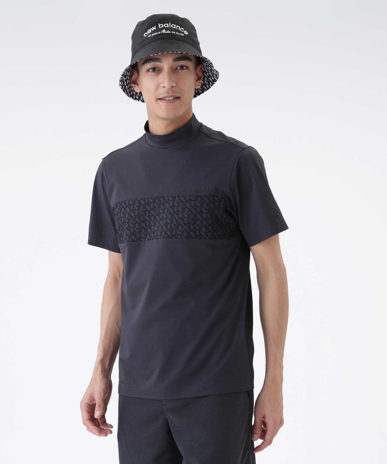 ロゴジオメトリック柄 半袖 モックネック プルオーバー (MENS)