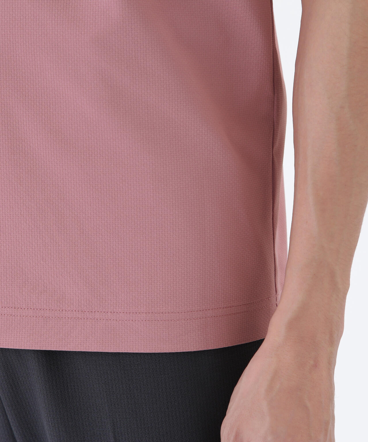 ロゴジオメトリック柄 半袖 モックネック プルオーバー (MENS)