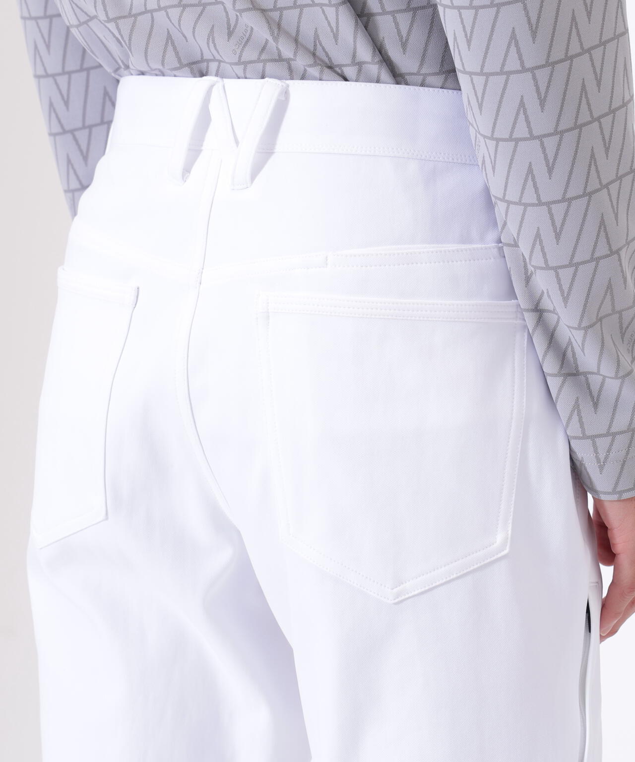 Height: 185cm    Chest: 81cm   Waist: 68cm　Hips: 90cm 着用サイズ：5
