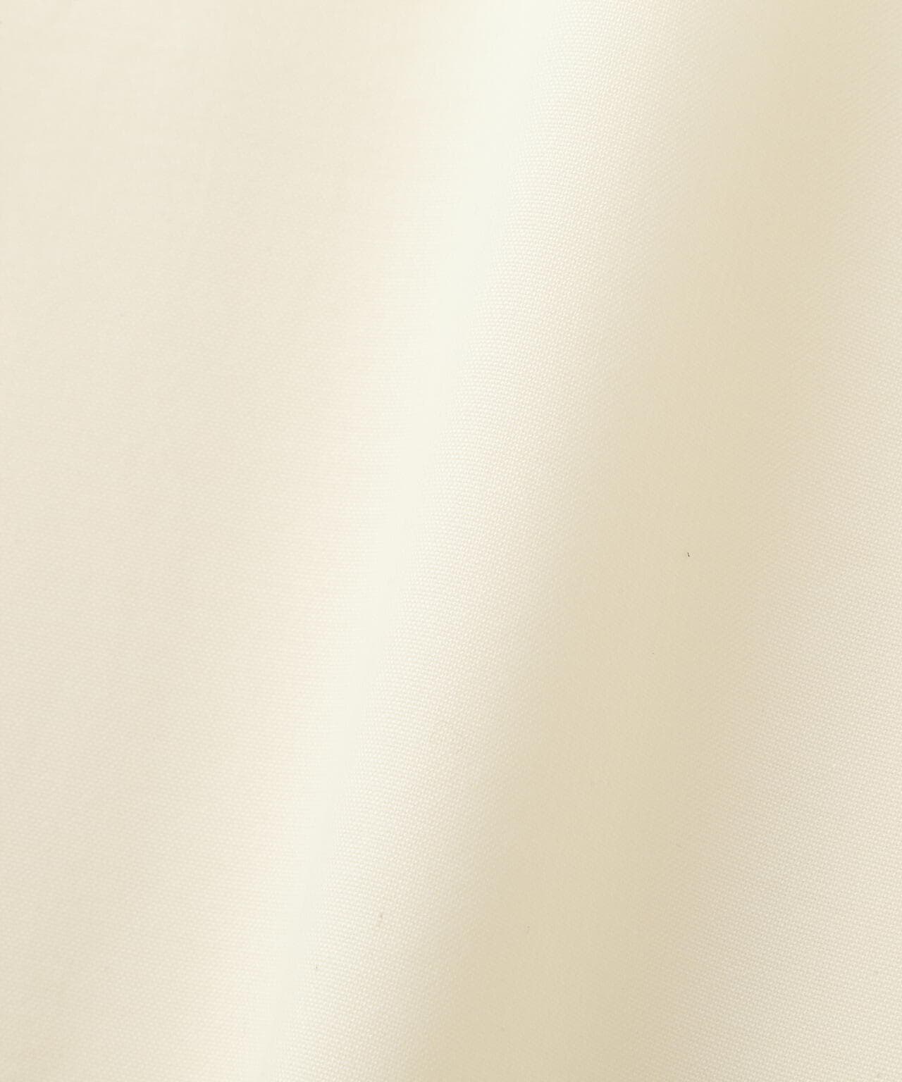 スリットラッフルスリーブブラウス