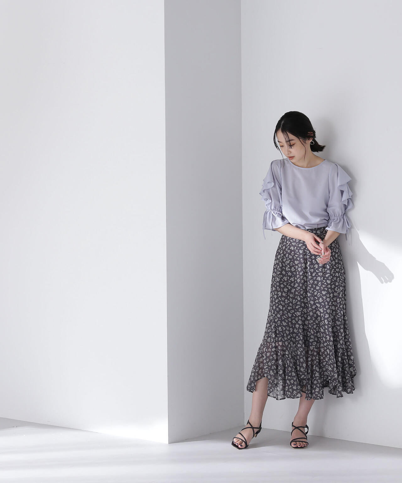 エスカルゴ花柄シフォンスカート