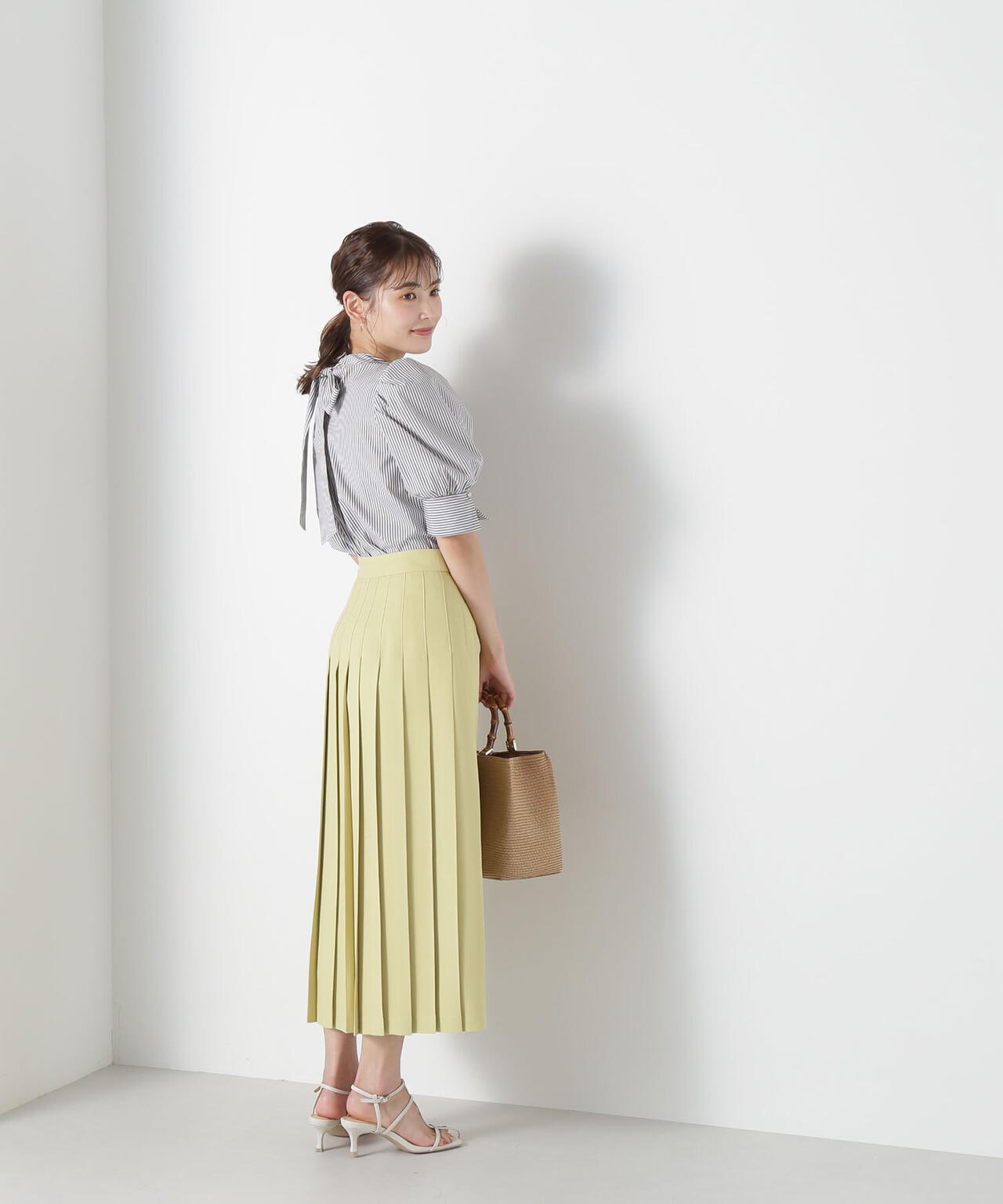 アシメプリーツボタンスカート