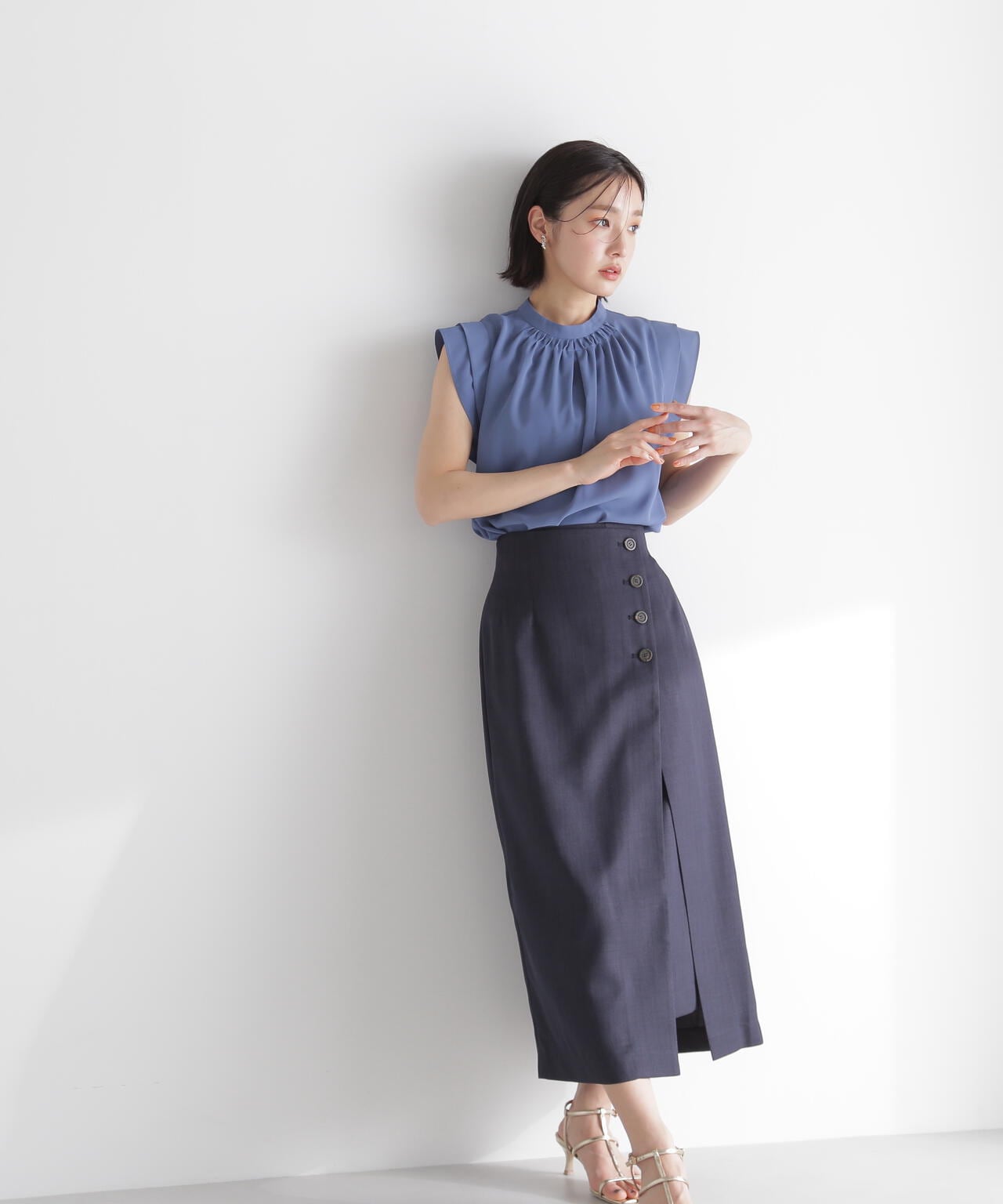 ラップ風サイドボタンスカート