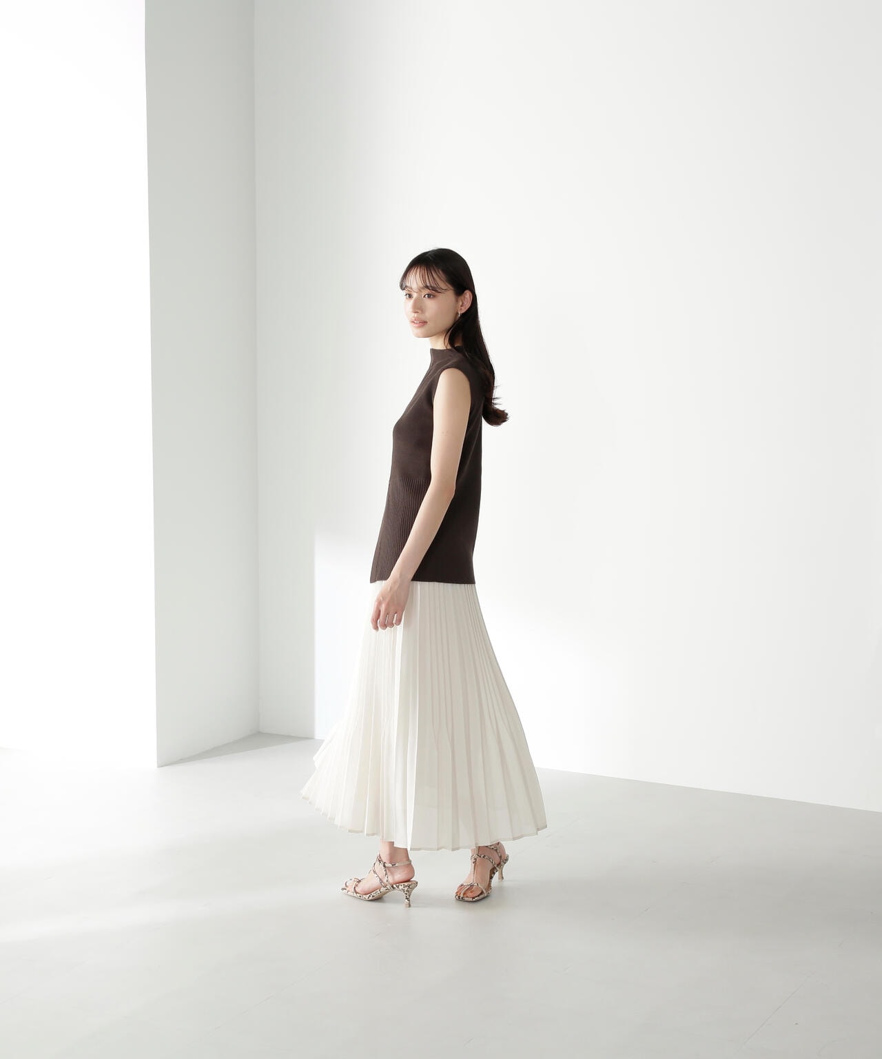 クリスタルプリーツスカート
