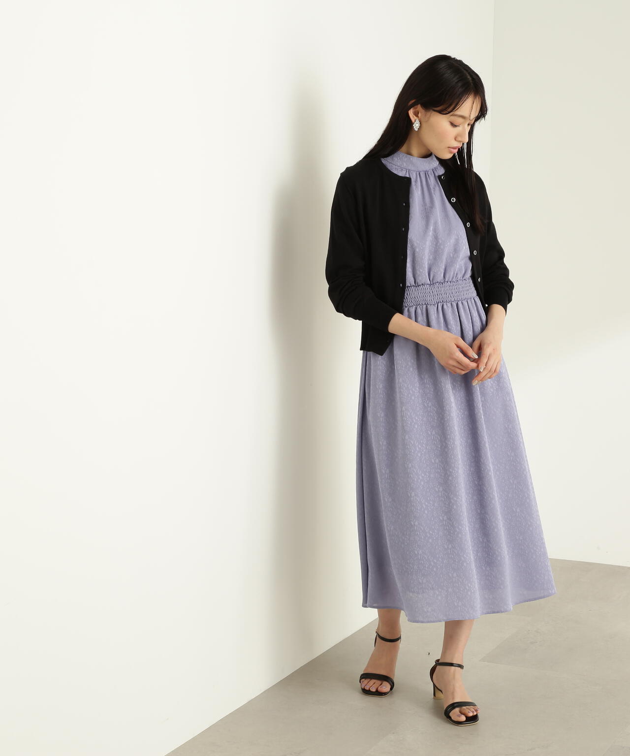 【official site 限定色：ブルーラベンダー】ジャガードシャーリングワンピース