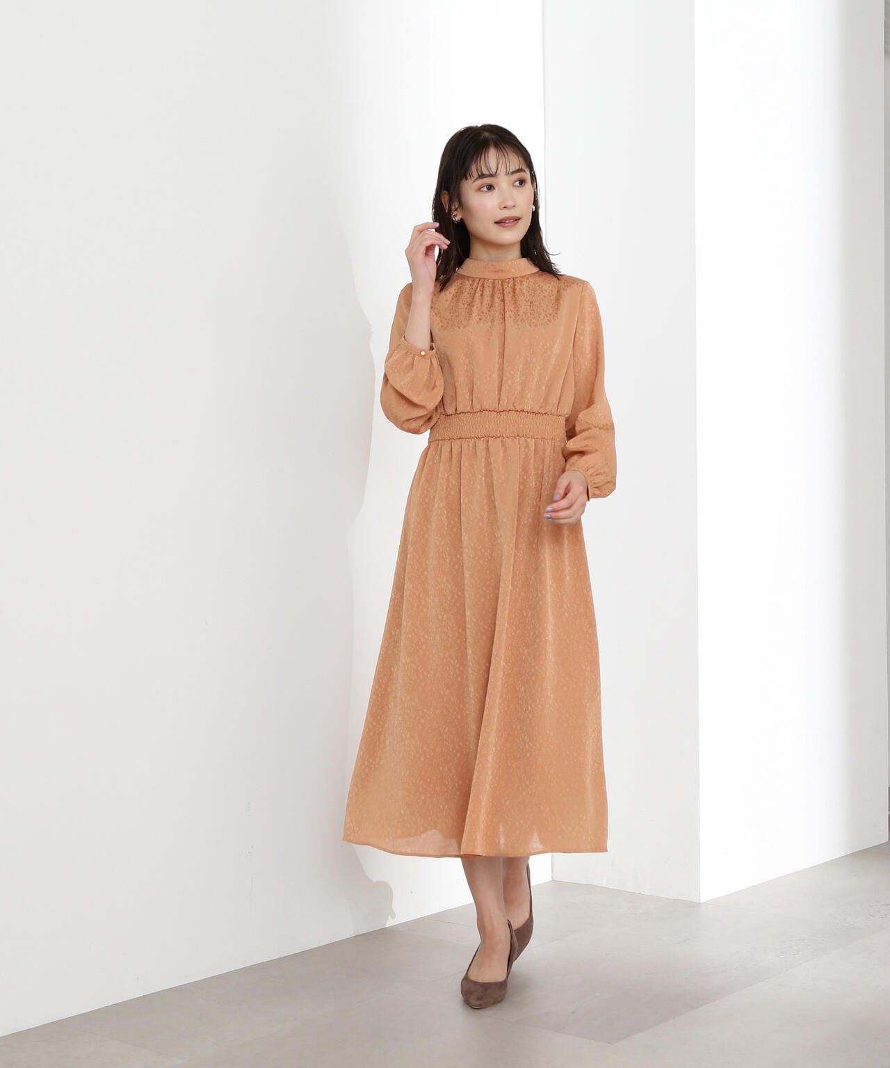 【official site 限定色：ブルーラベンダー】ジャガードシャーリングワンピース