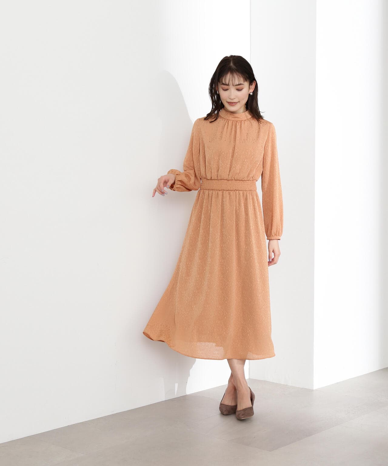 【official site 限定色：ブルーラベンダー】ジャガードシャーリングワンピース