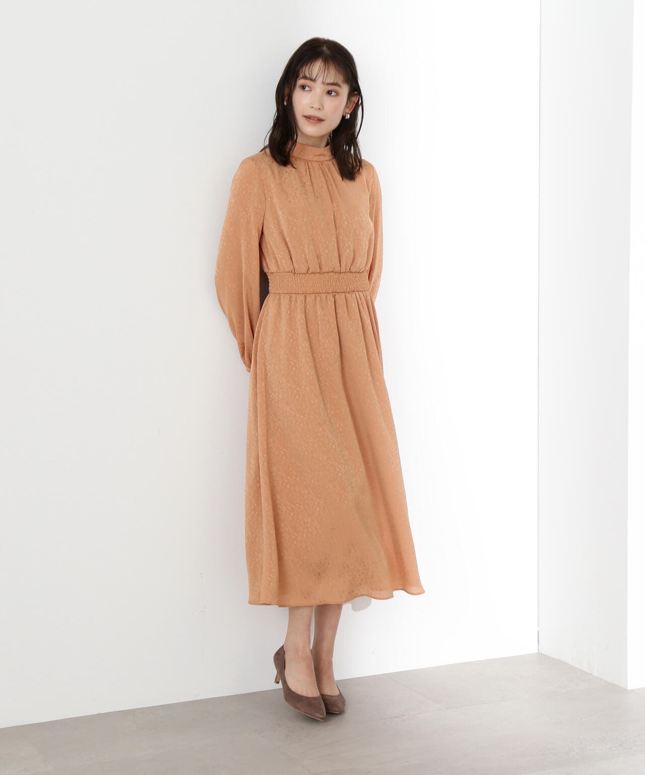 【official site 限定色：ブルーラベンダー】ジャガードシャーリングワンピース