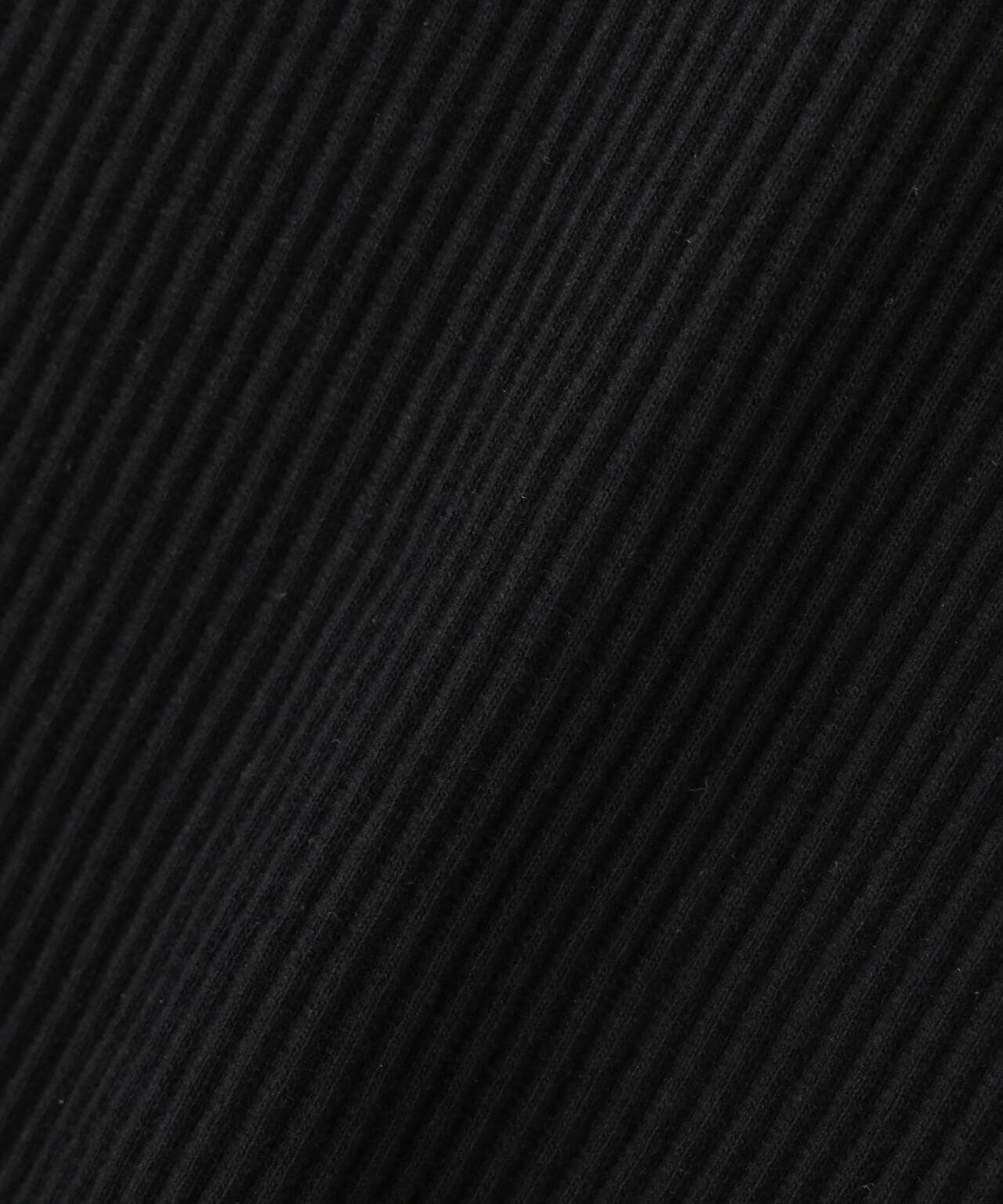 ダイヤモンドネックカットソー