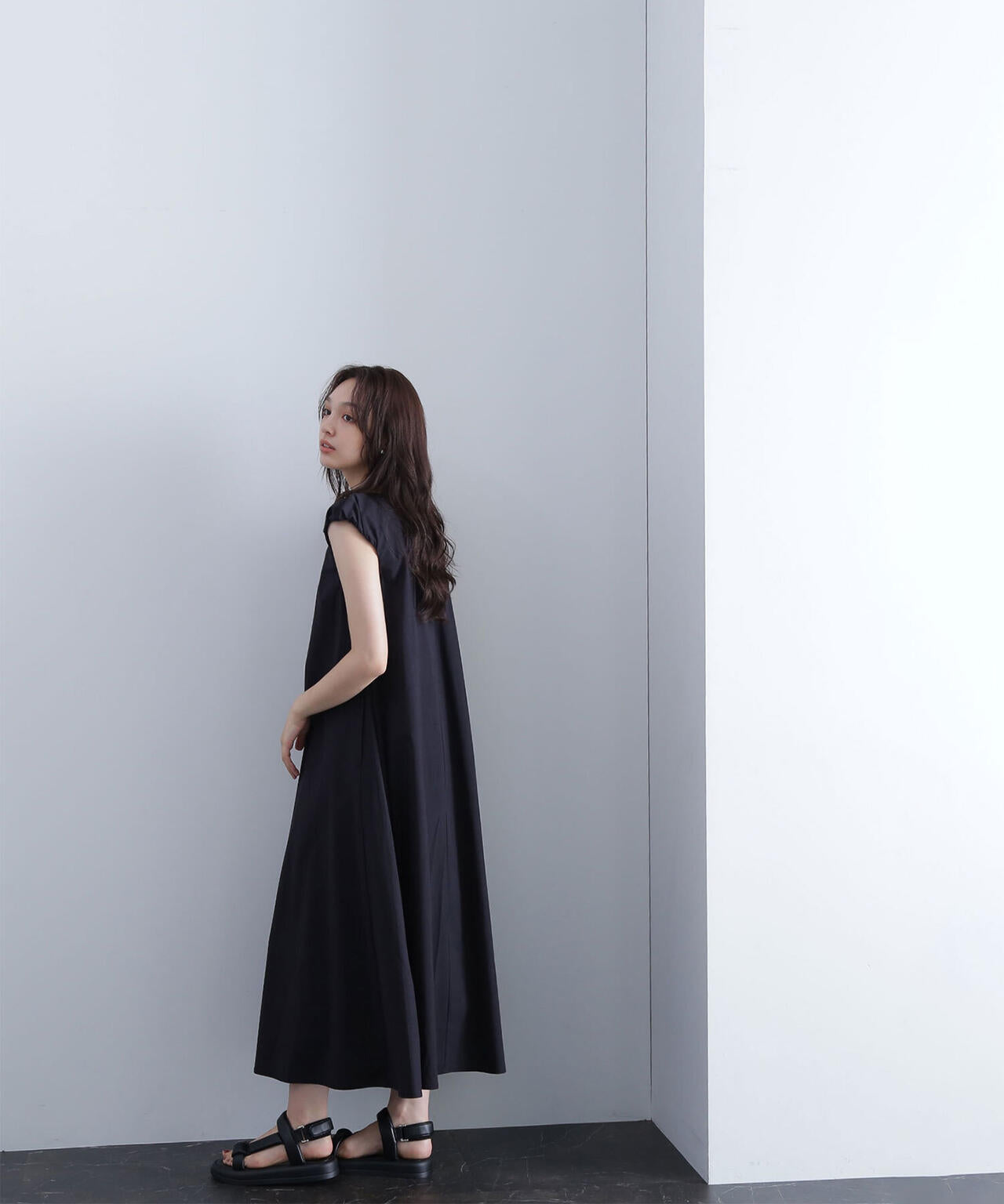 Vネックパフスリーブワンピース* | NATURAL BEAUTY BASIC（ナチュラル