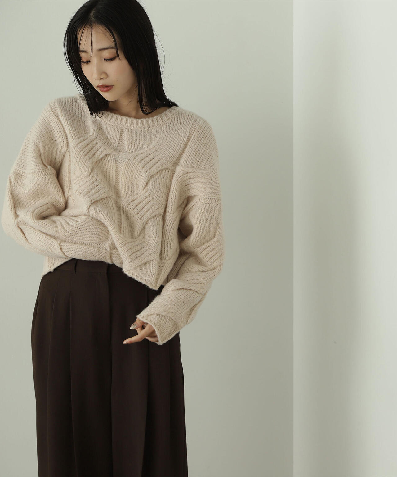 新品未開封THE TOÉ ハンドメイド ケーブルニット ベージュ F 冬 クロップドケーブルニット | NATURAL BEAUTY BASIC（ナチュラル