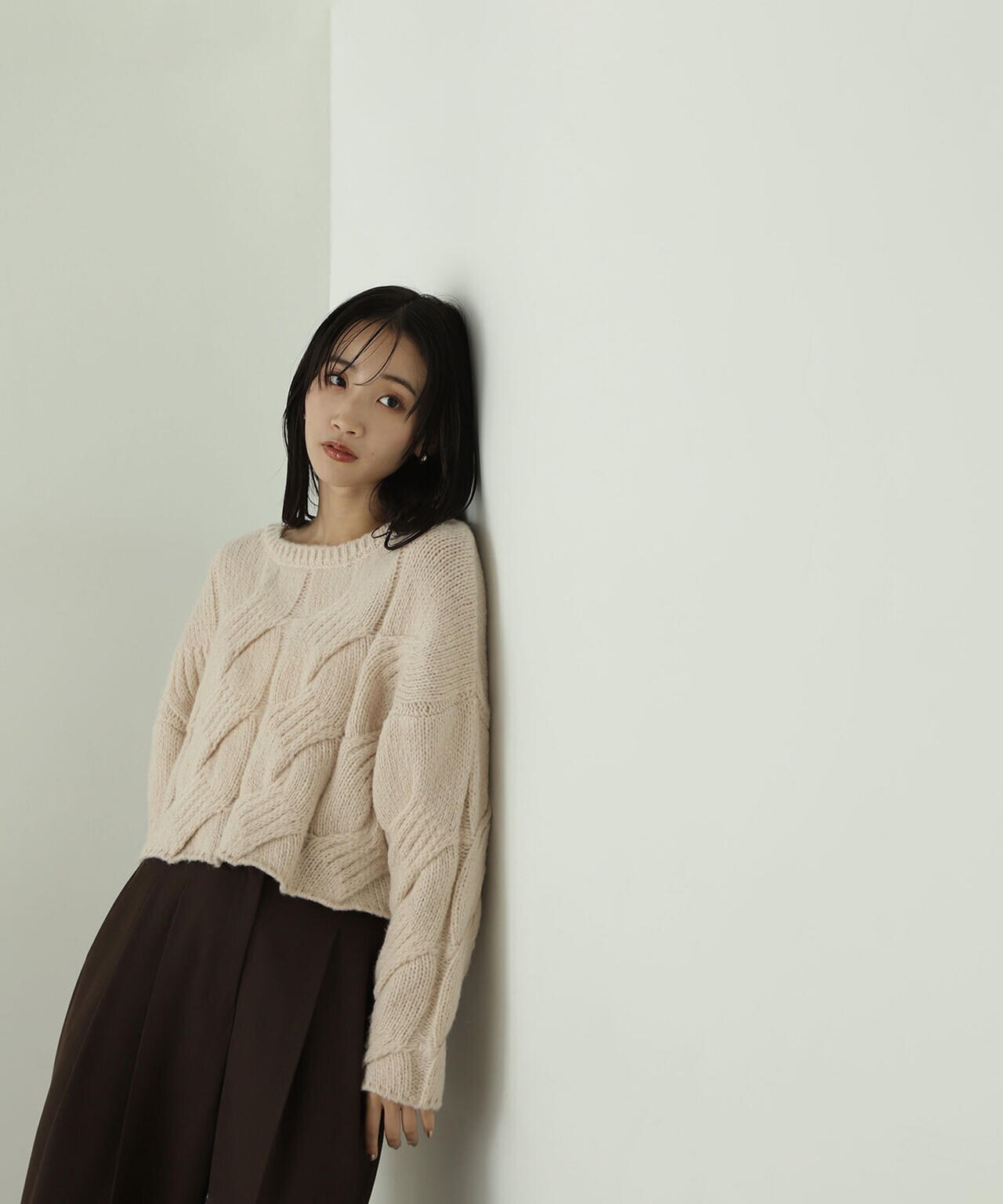 新品未開封THE TOÉ ハンドメイド ケーブルニット ベージュ F 冬 Oggi掲載】クロップドビッグケーブルニット | NATURAL BEAUTY BASIC